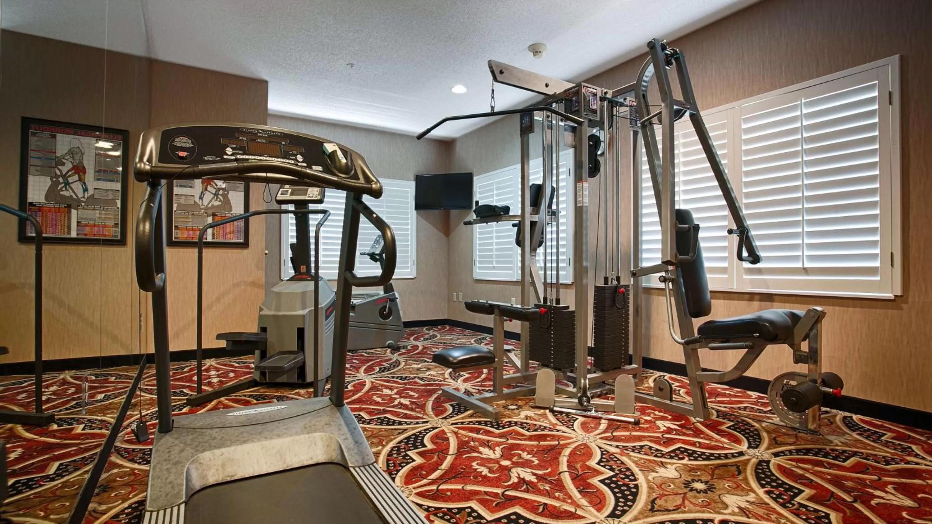 Fitness centre/facilities in Best Western Plus Southpark Inn & Suites