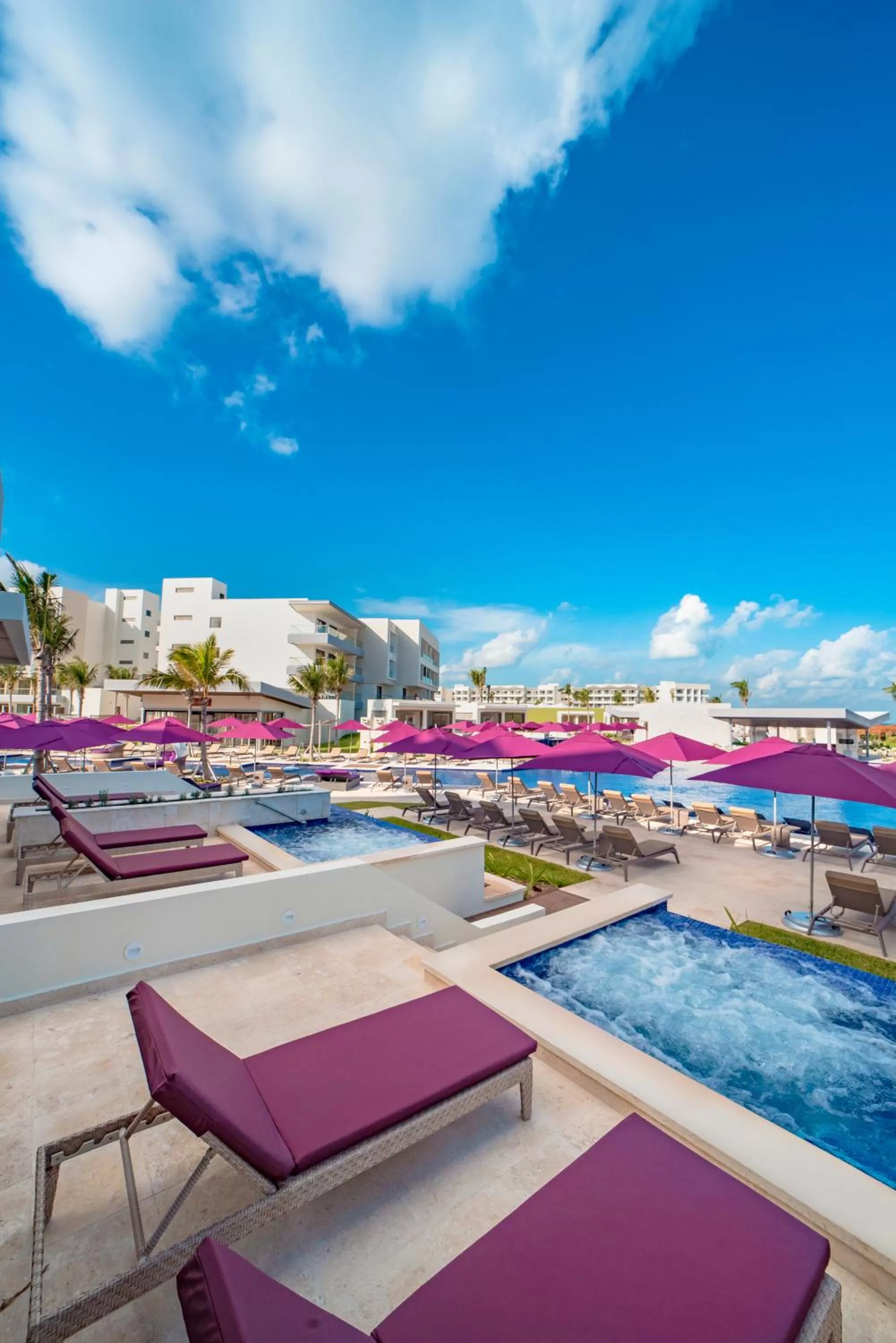 Swimming pool in Planet Hollywood Cancun by Royalton, An Autograph Collection All-Inclusive Resort