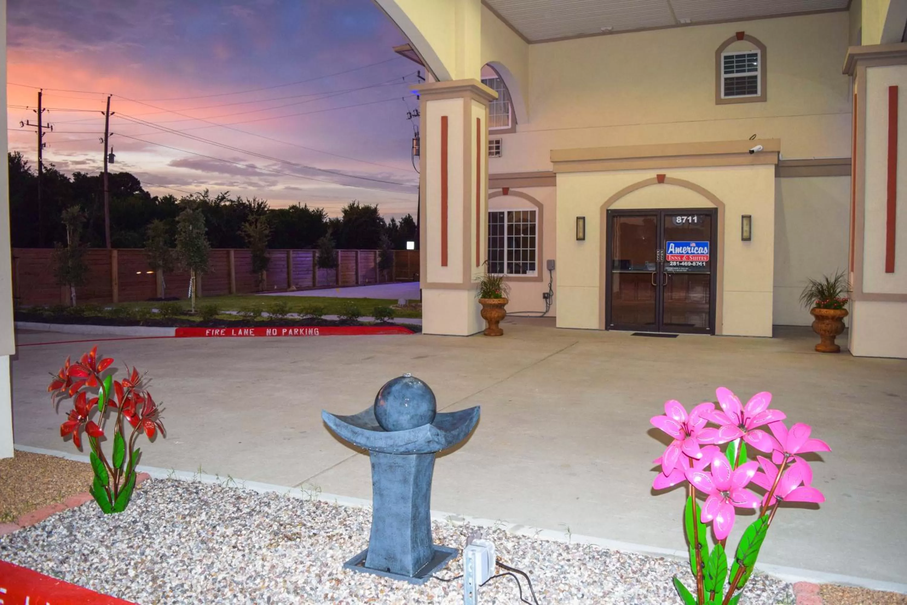 Property building in Motel 6 Houston, TX – Willowbrook Mall