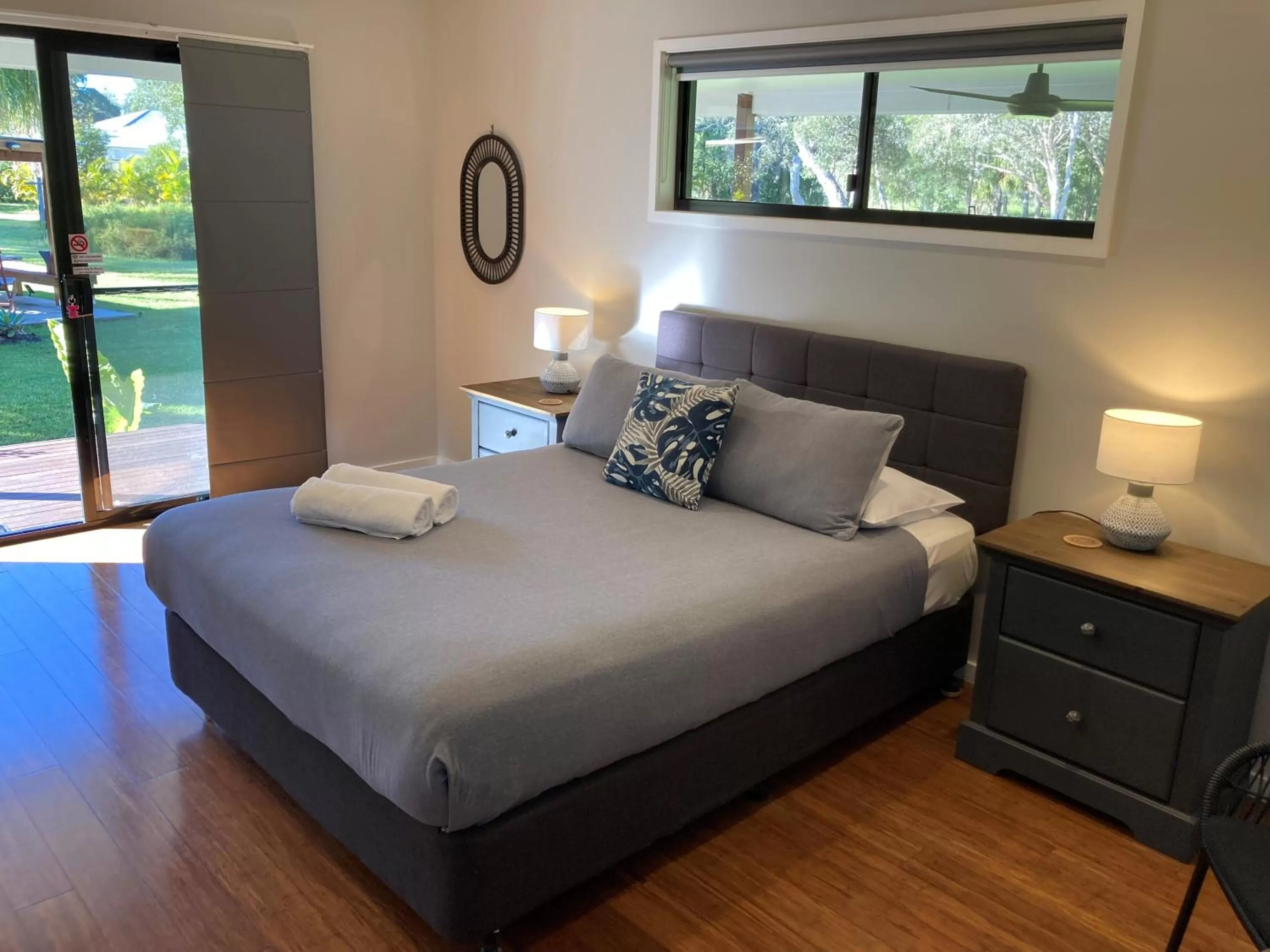 Bed in Agnes Water Stays over18's