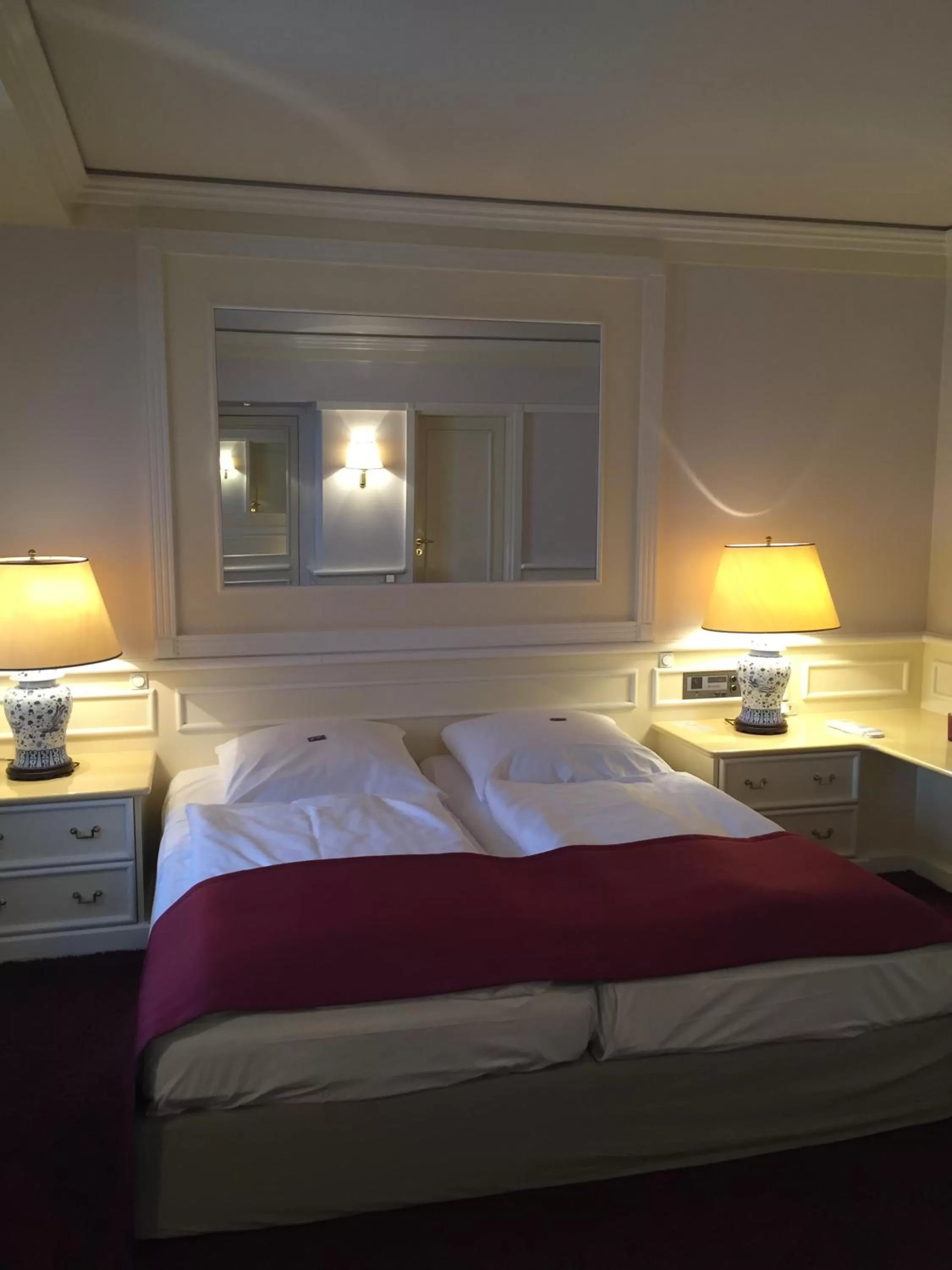 Bed in Hotel Lippischer Hof