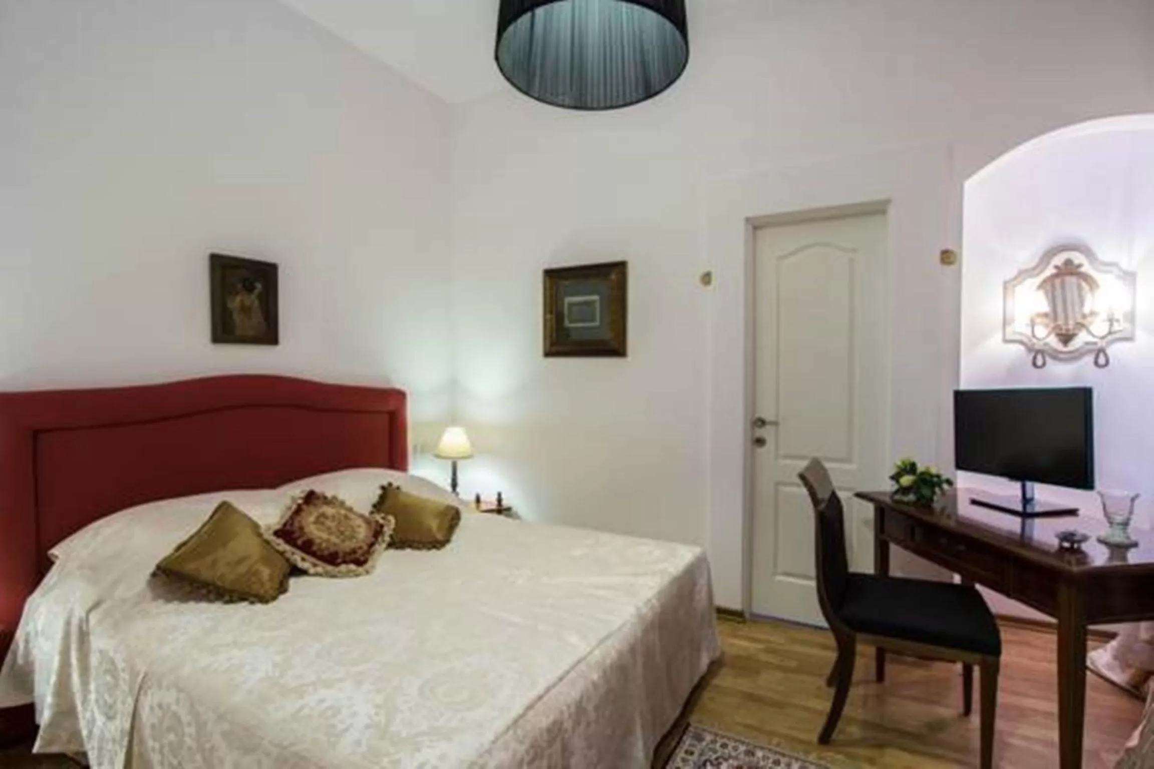 Photo of the whole room in Grand Boutique Hotel