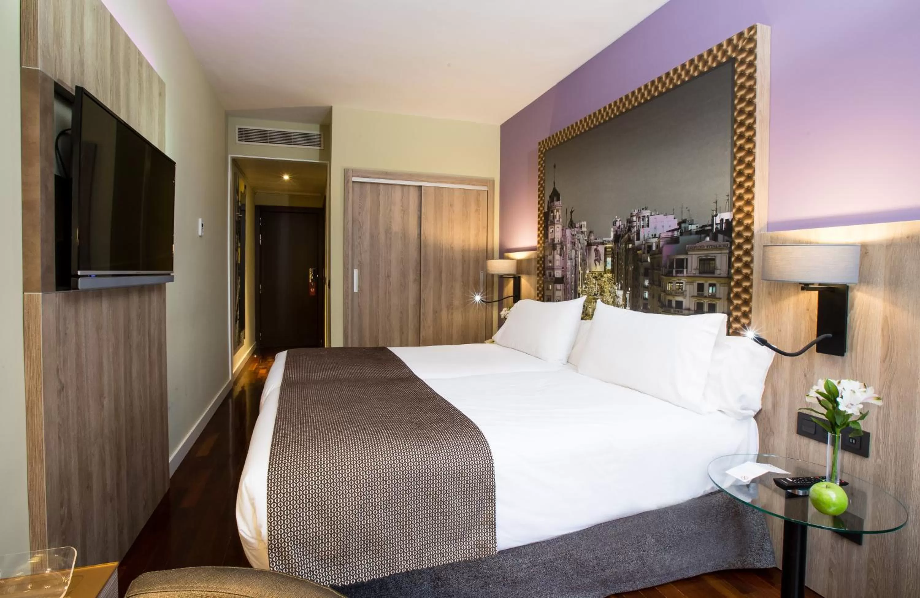 Photo of the whole room, Bed in Leonardo Hotel Madrid City Center