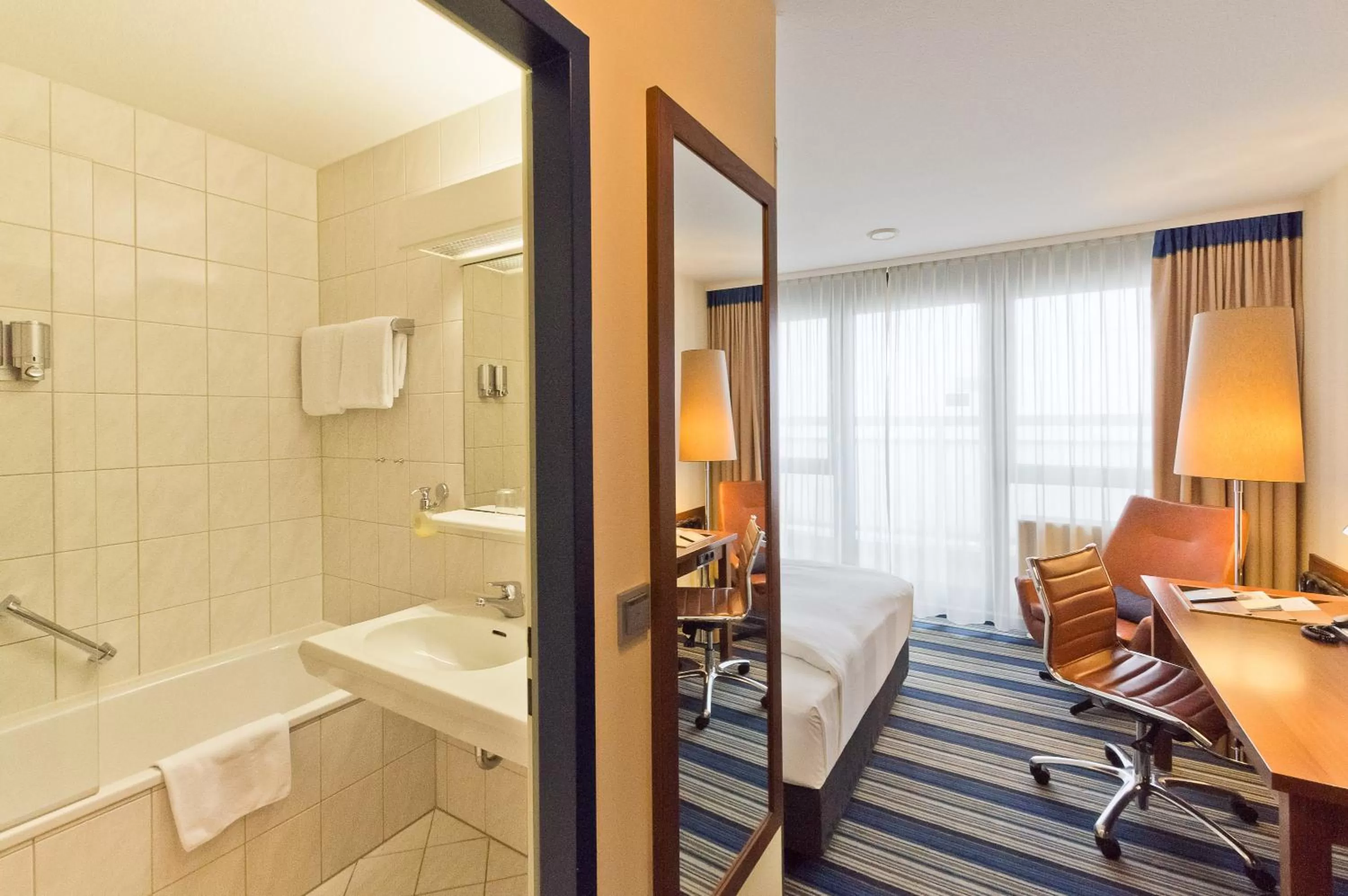 Photo of the whole room in Arthotel Ana im Olympiapark