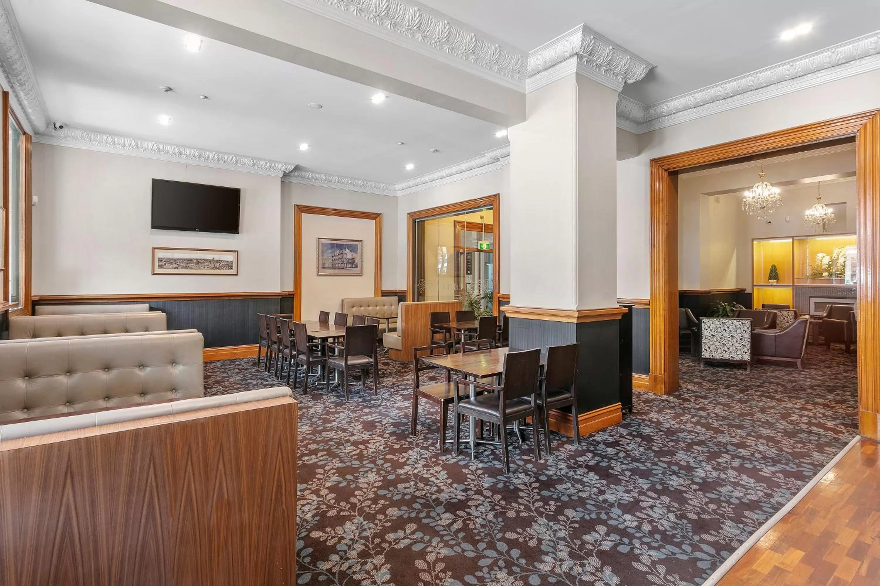 Seating area in Quality Inn The George Hotel Ballarat