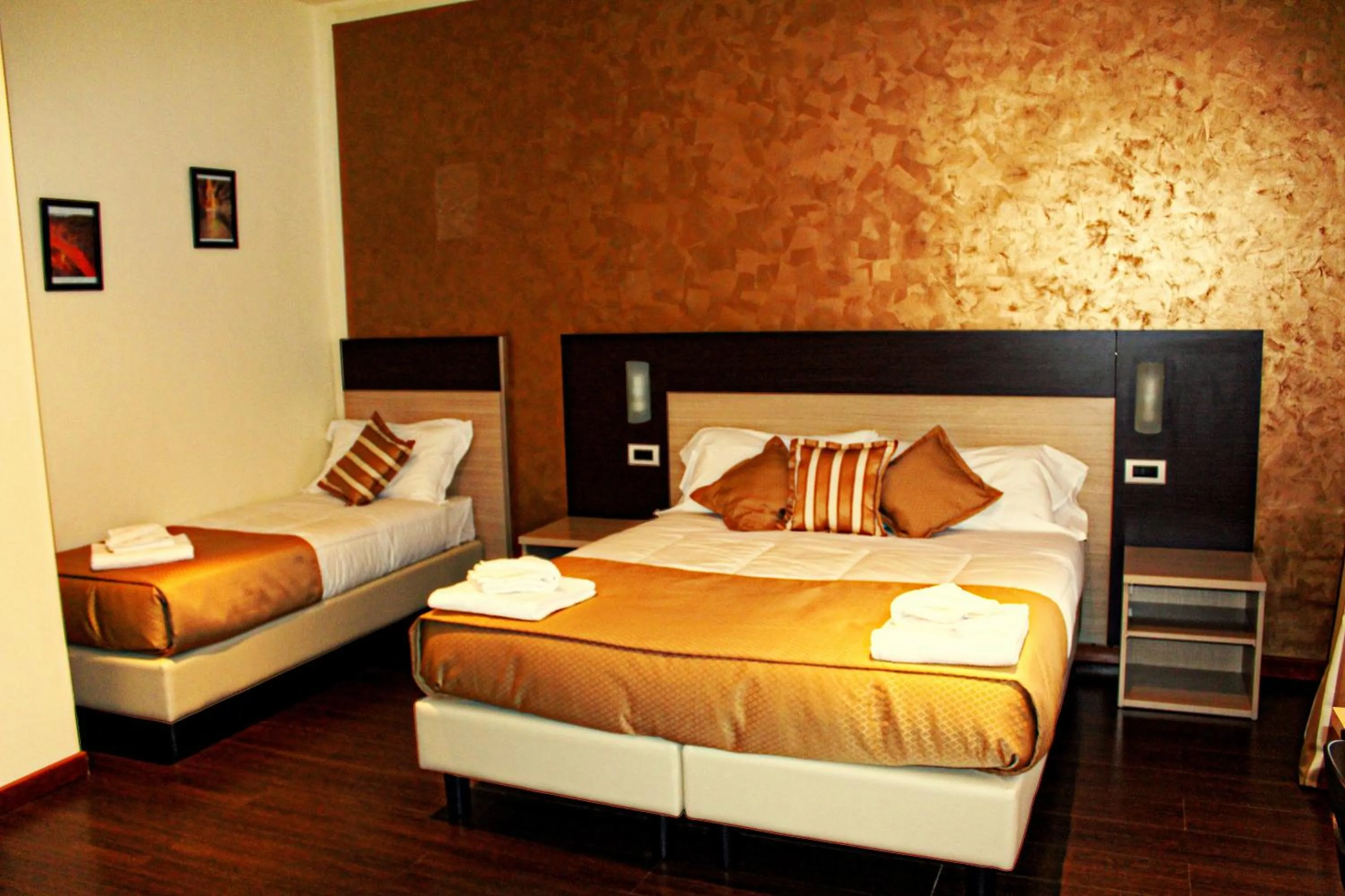 Photo of the whole room, Bed in B&B Marbò Florence