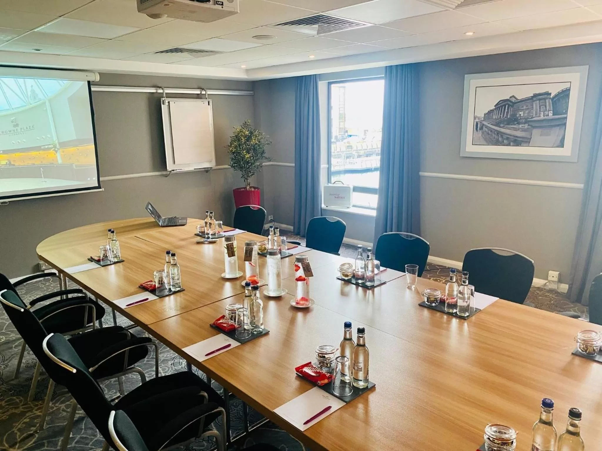 Meeting/conference room in Crowne Plaza Liverpool City Centre by IHG