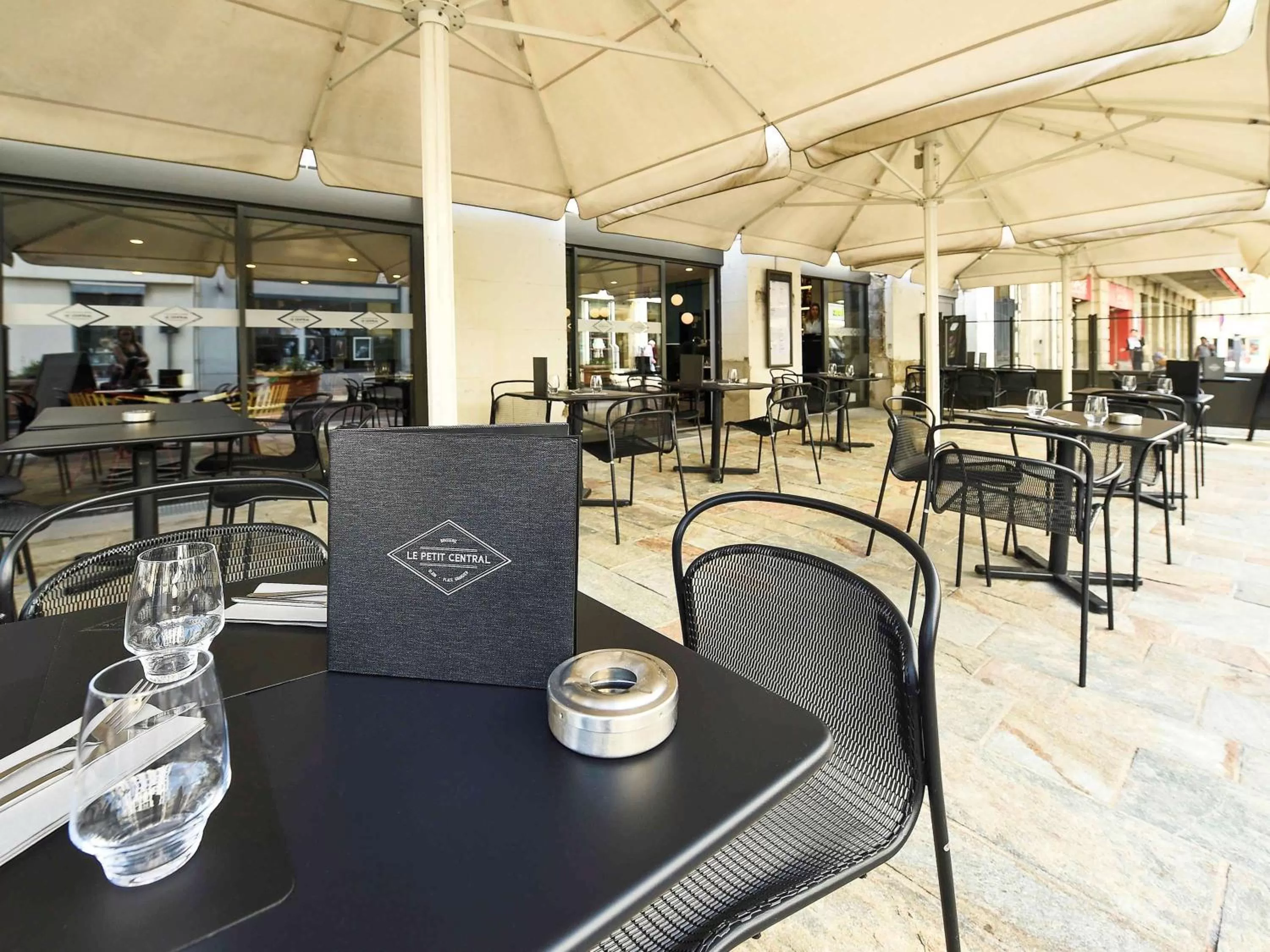 Restaurant/places to eat in ibis Styles Dijon Central