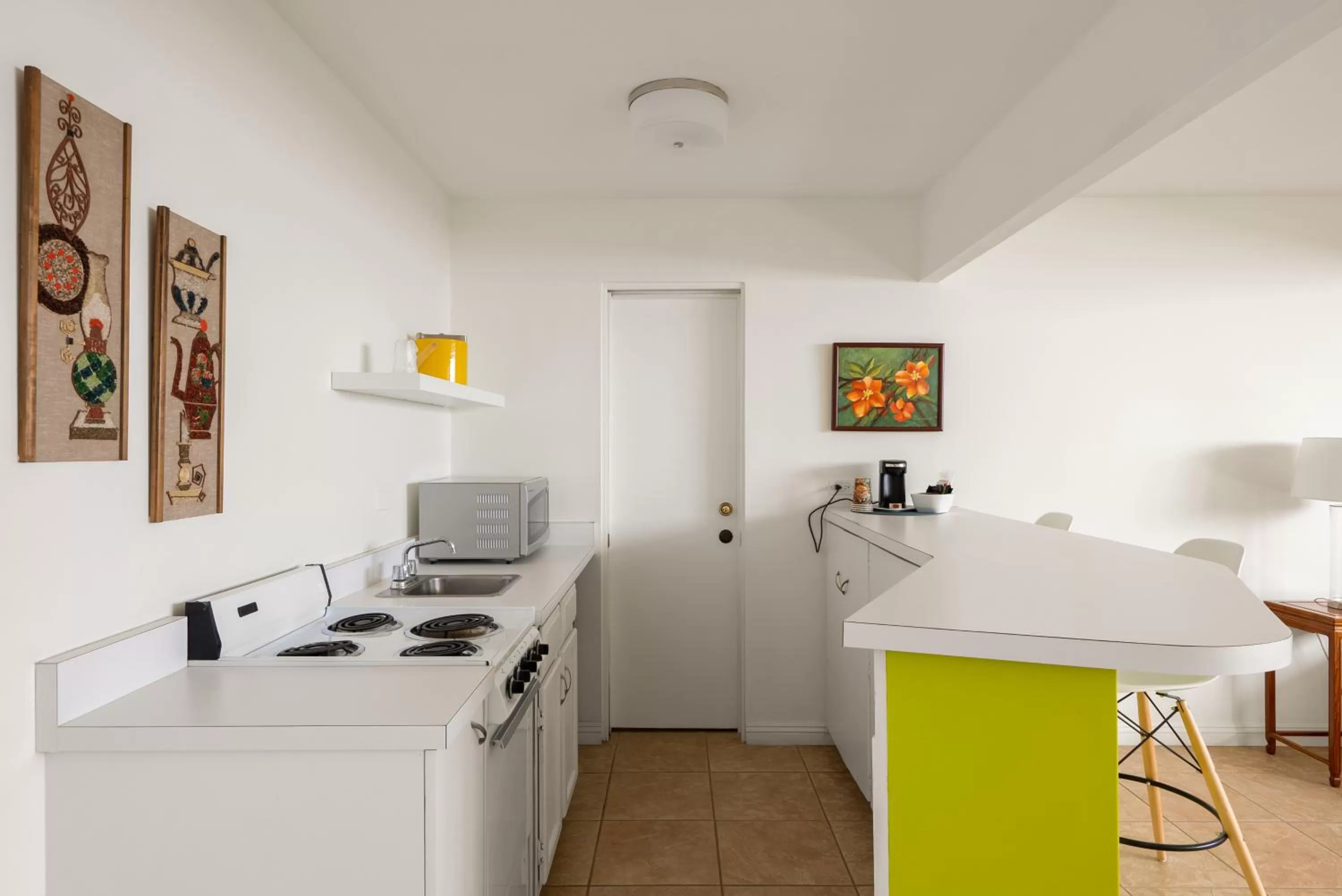 Kitchen/Kitchenette in The Monkey Tree Hotel by AvantStay