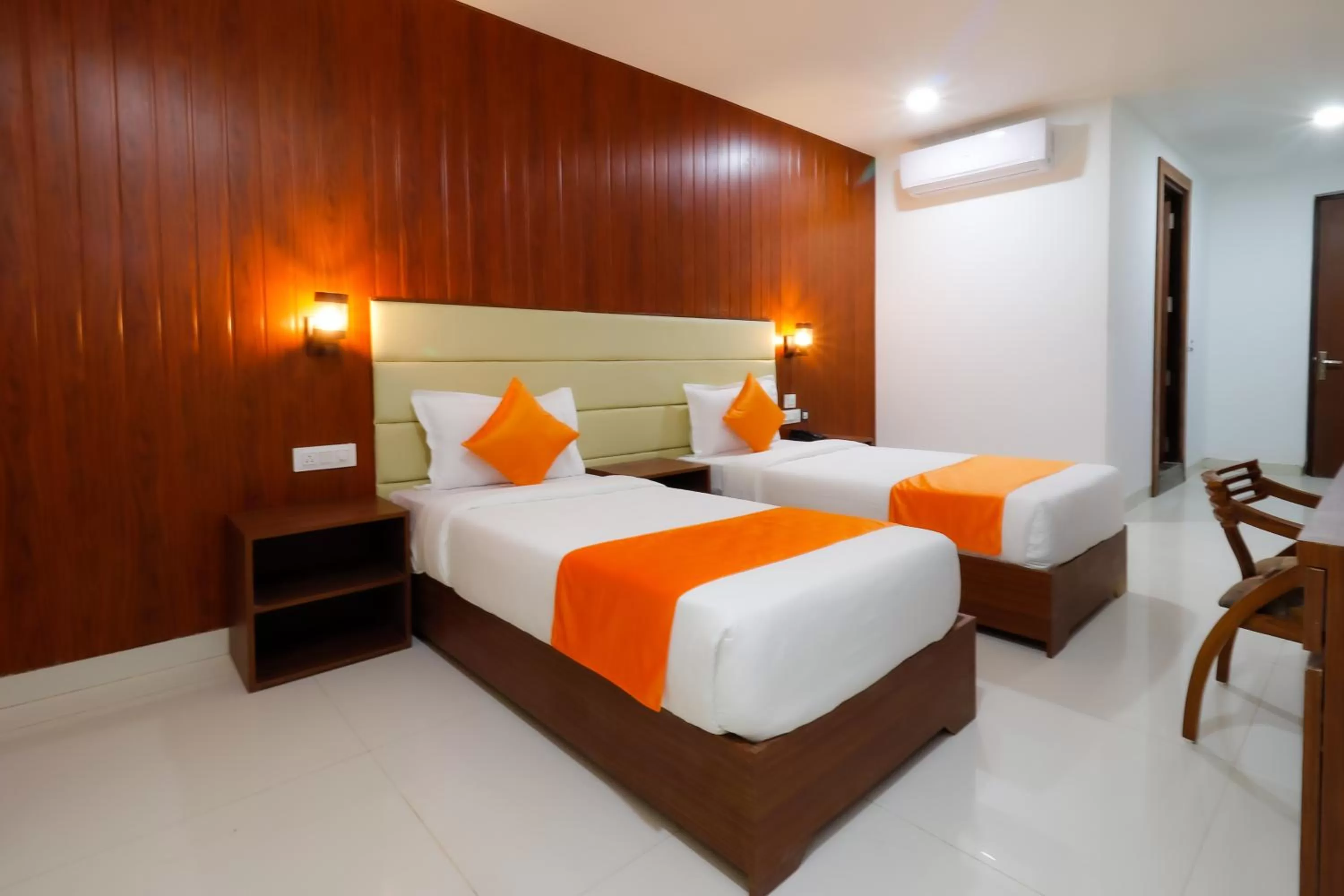 Bedroom, Bed in Miranda Beach Resort
