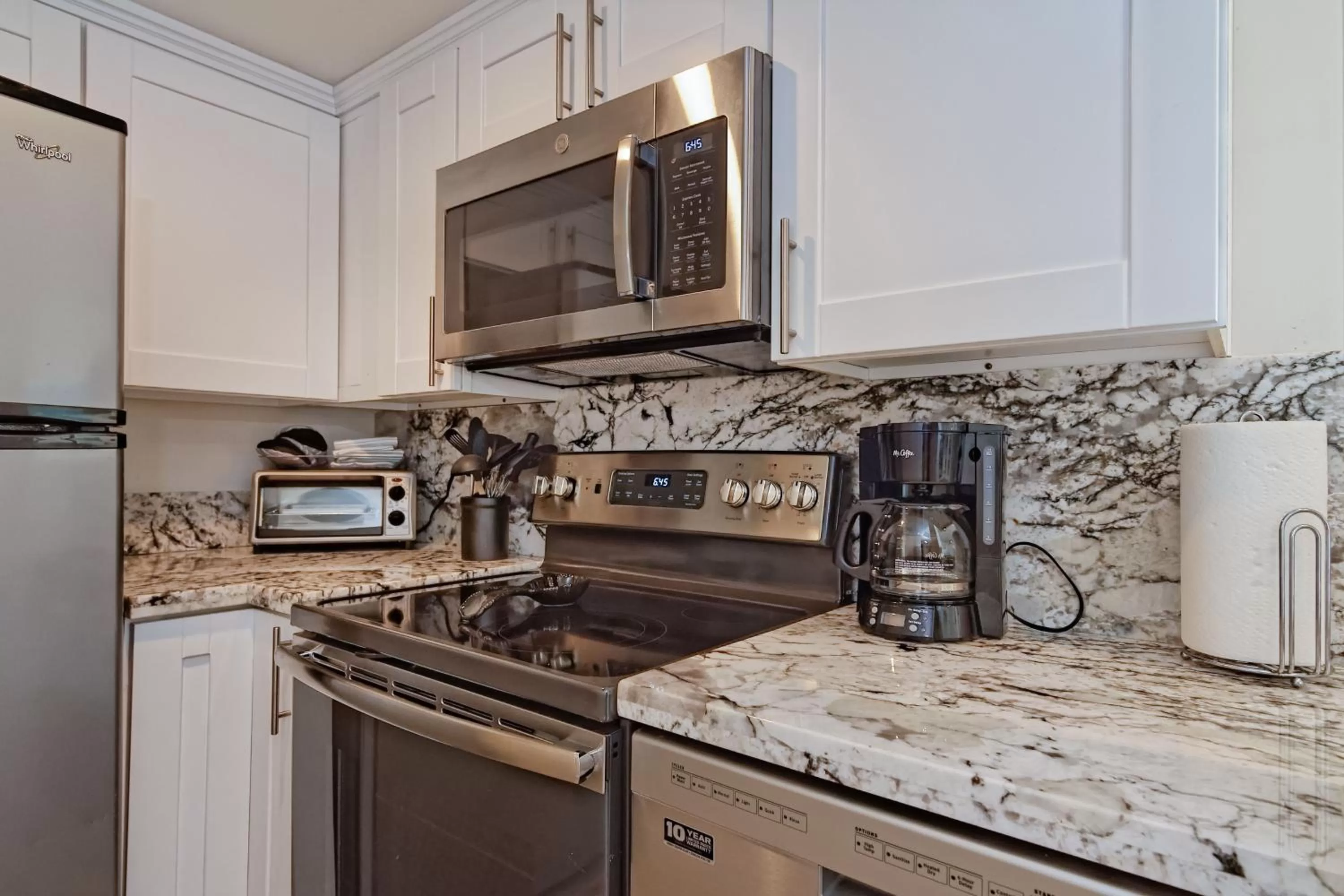 Kitchen or kitchenette in Ocean Villas Beach Front