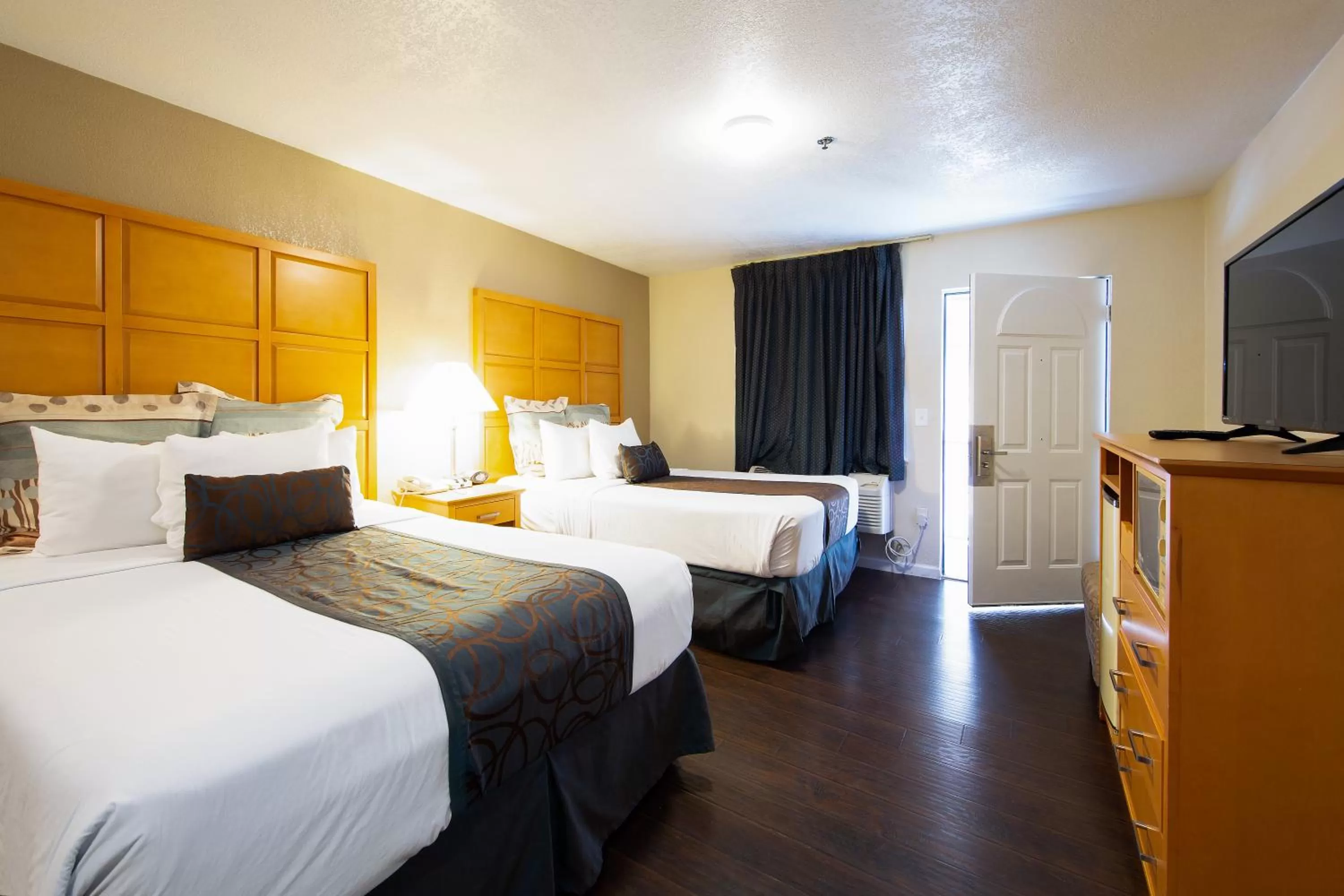 Bed in Travel Lodge by Wyndham Merced Yosemite