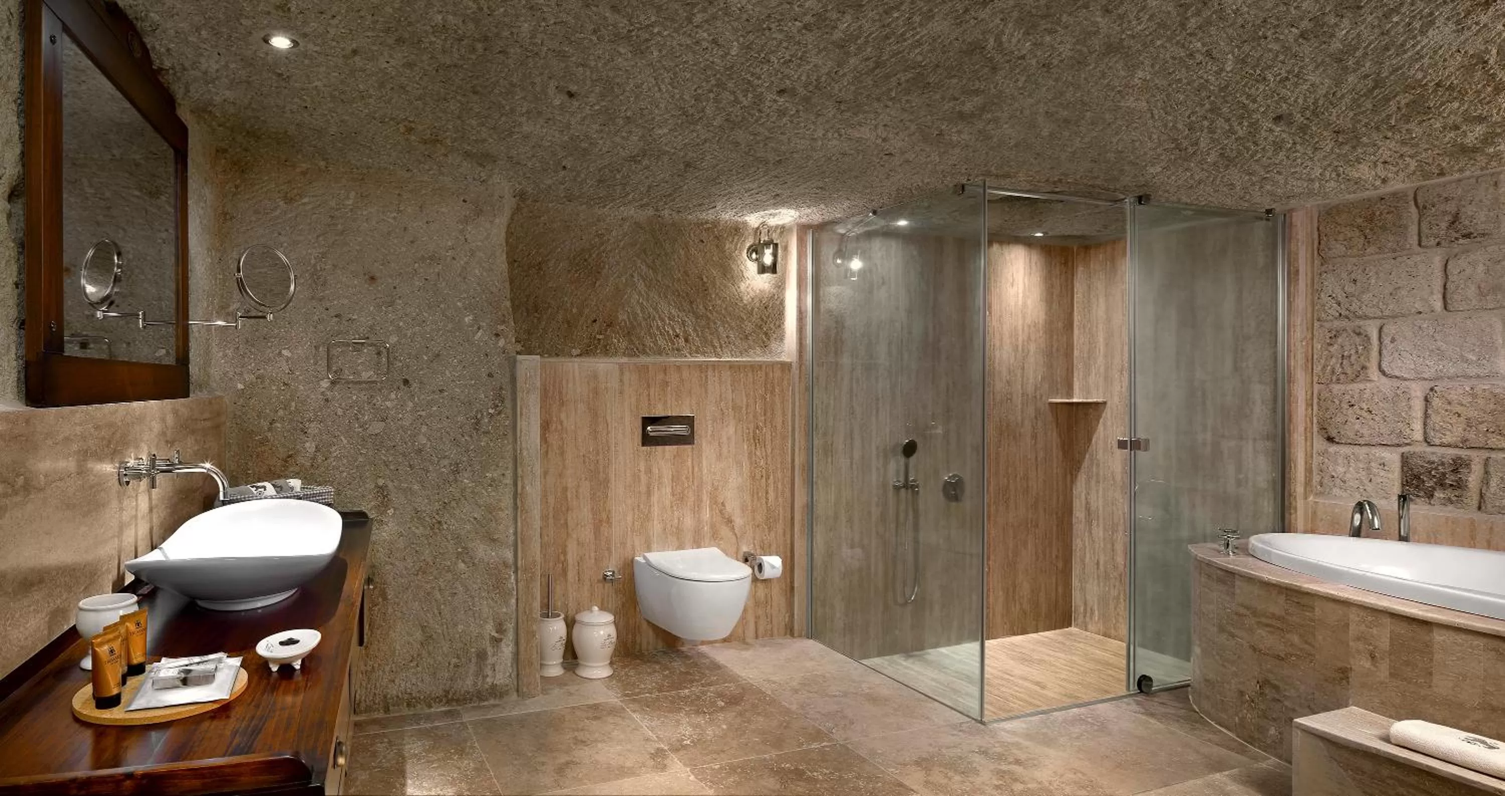 Shower in Seraphim Cave Suites & SPA