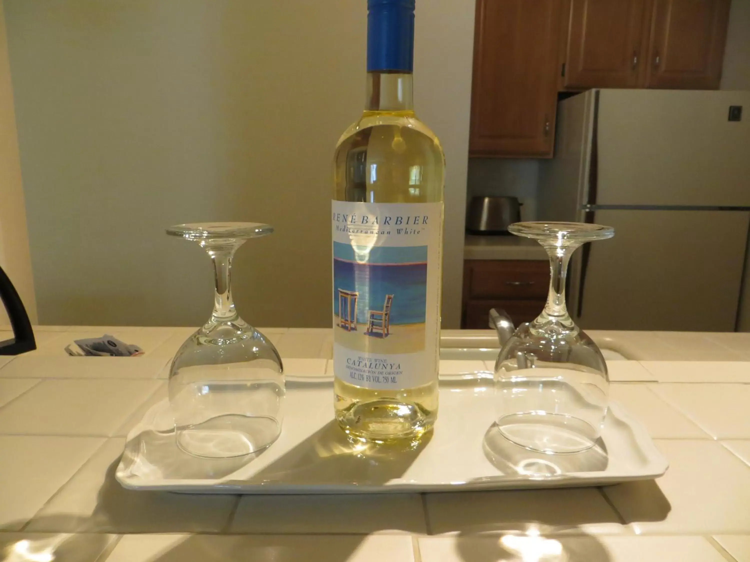 One-Bedroom Suite with King Bed in Cow Hollow Inn and Suites One-Bedroom Suite with King Bed in Cow Hollow Inn and Suites