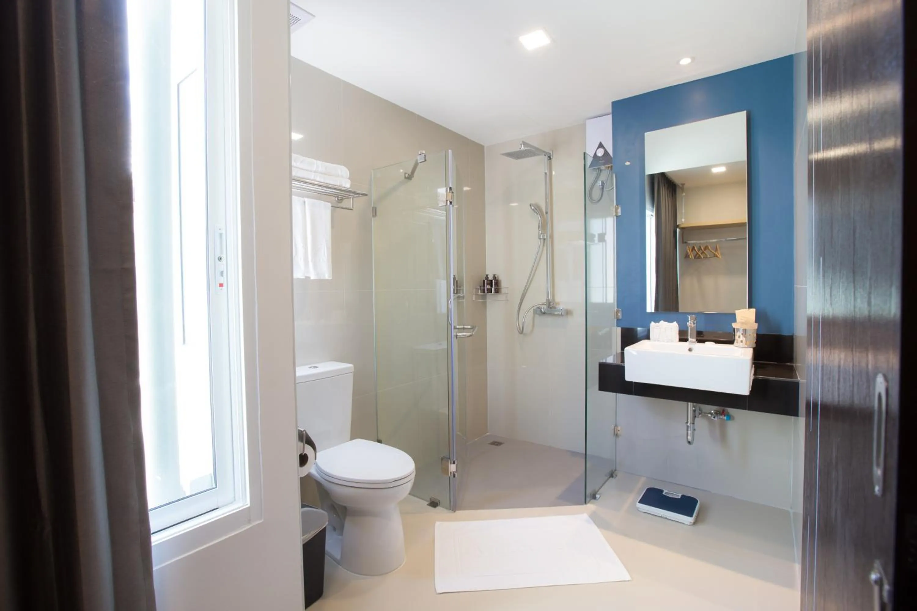 Bathroom in Tarawish Hotel