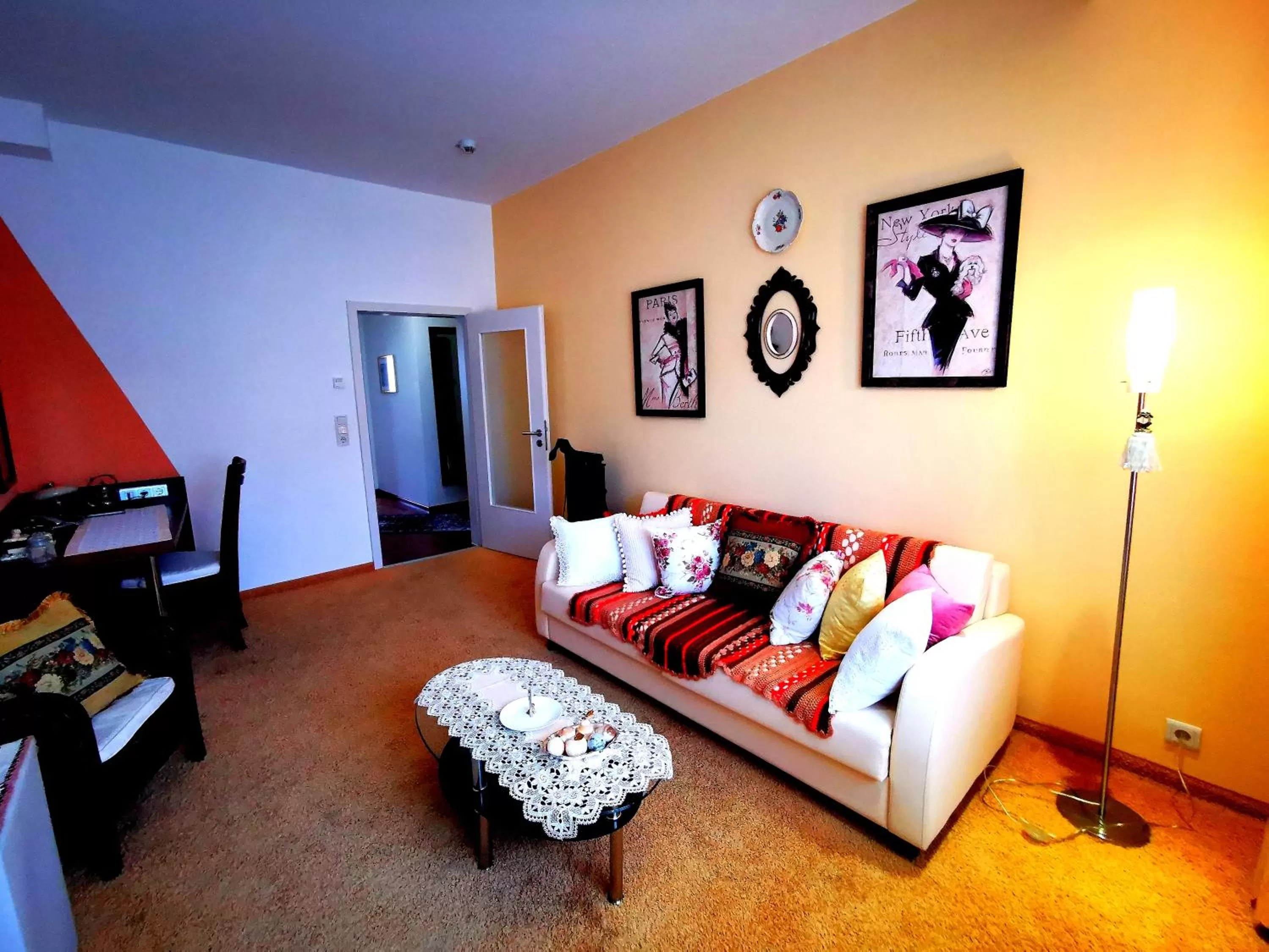 Living room in Tante ALMA's Mannheimer Hotel