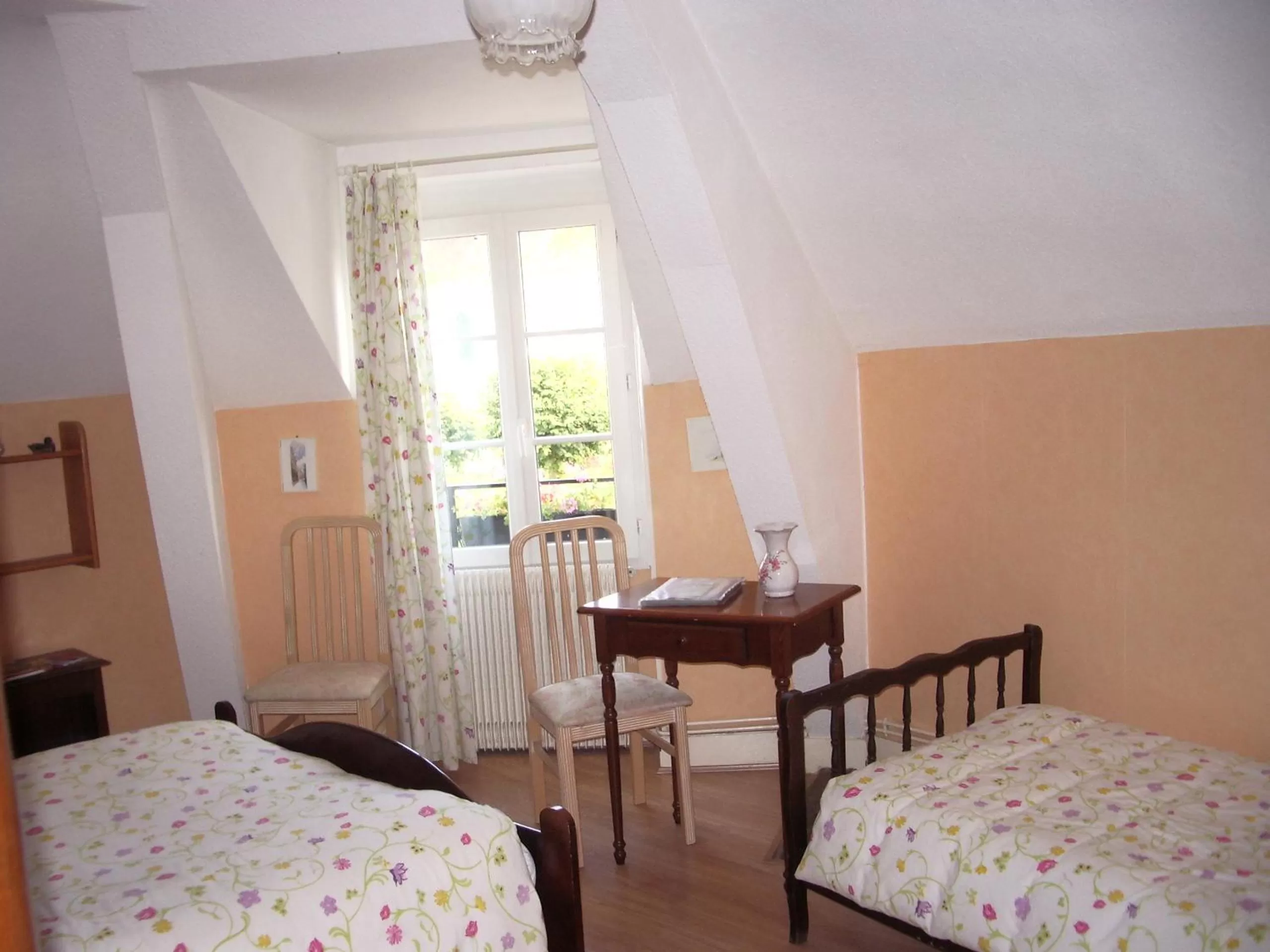 Decorative detail, Bed in Les Glycines