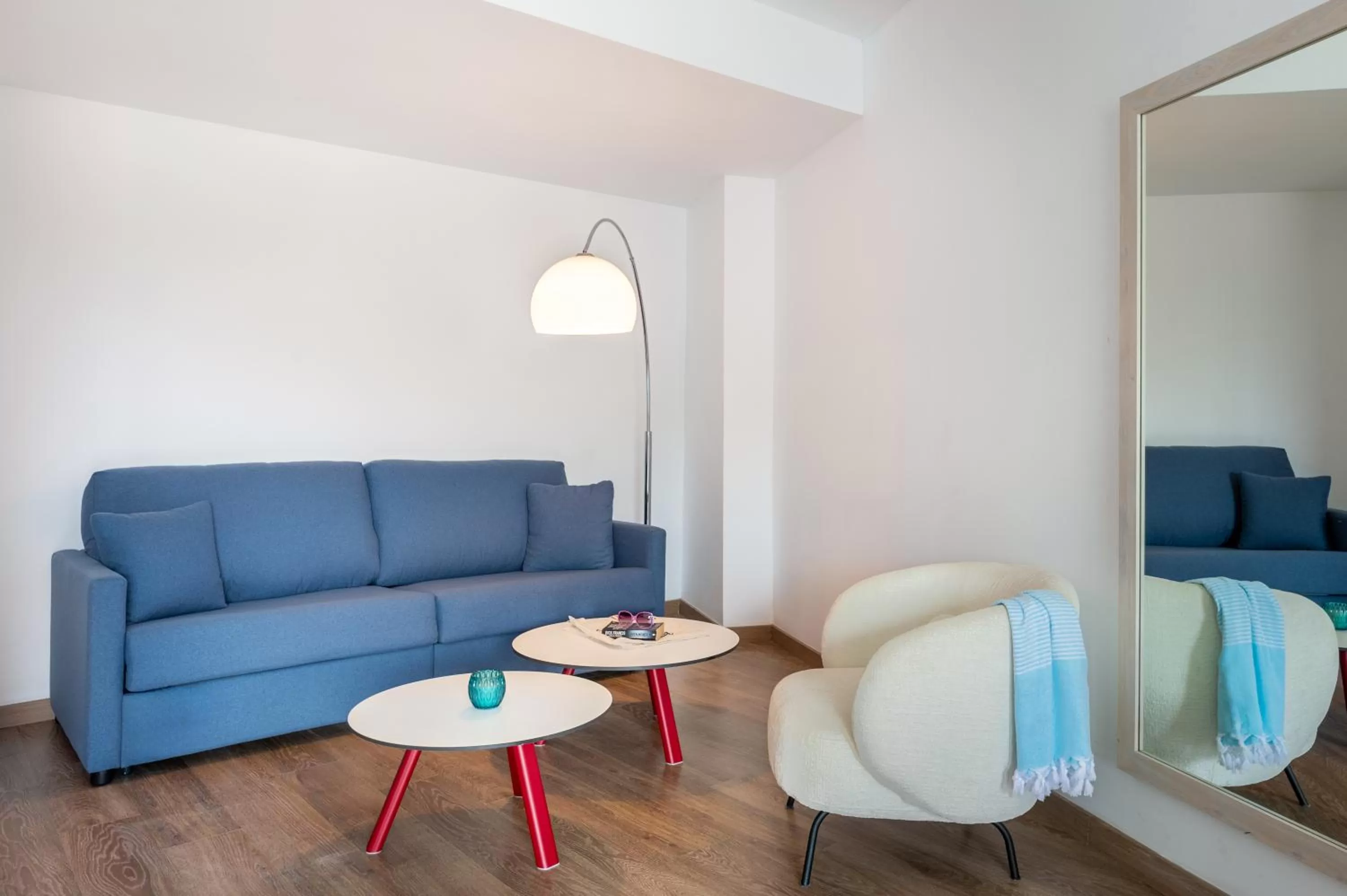 Seating area in Hotel Vibra Beverly Playa