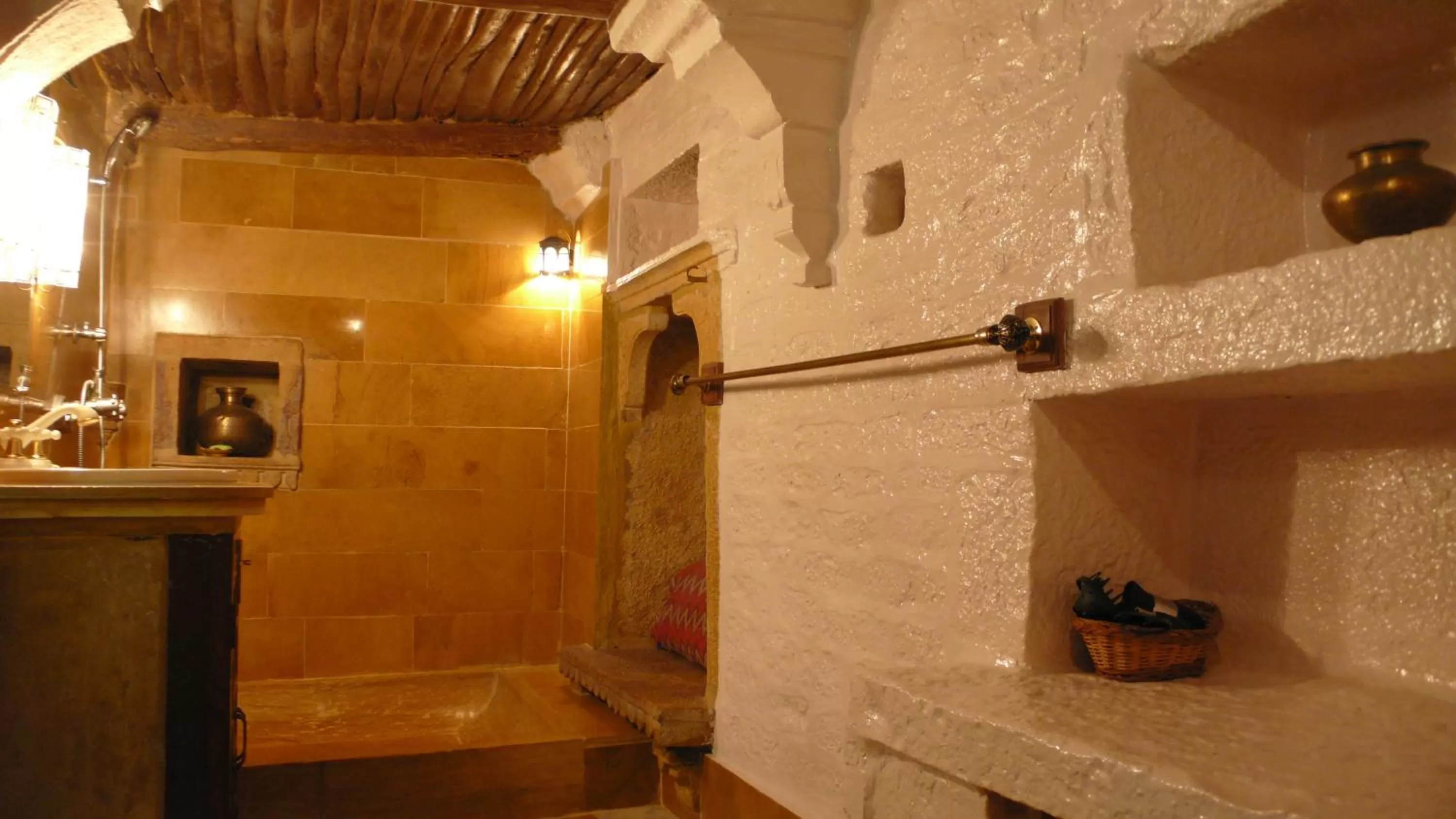 Bathroom in Killa Bhawan