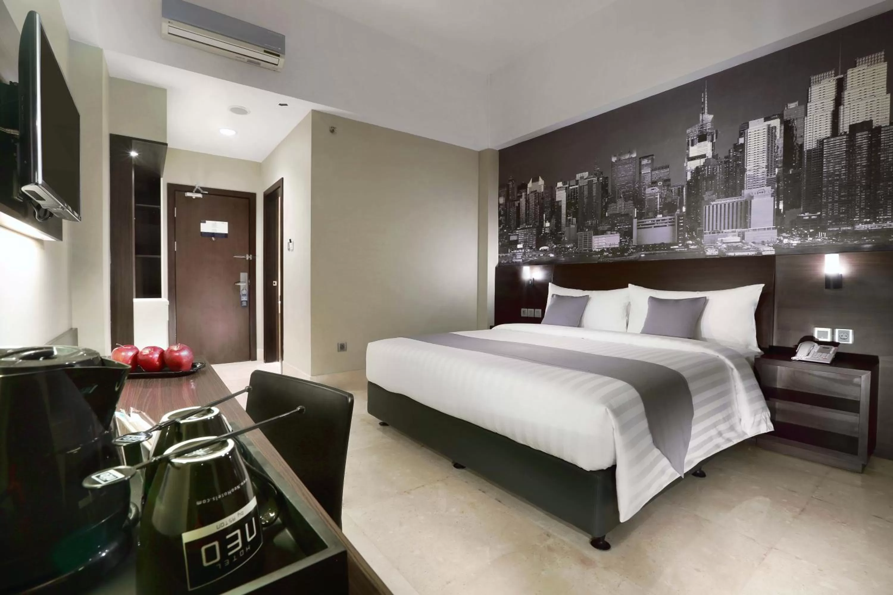 Photo of the whole room, Bed in Hotel Neo+ Balikpapan by ASTON