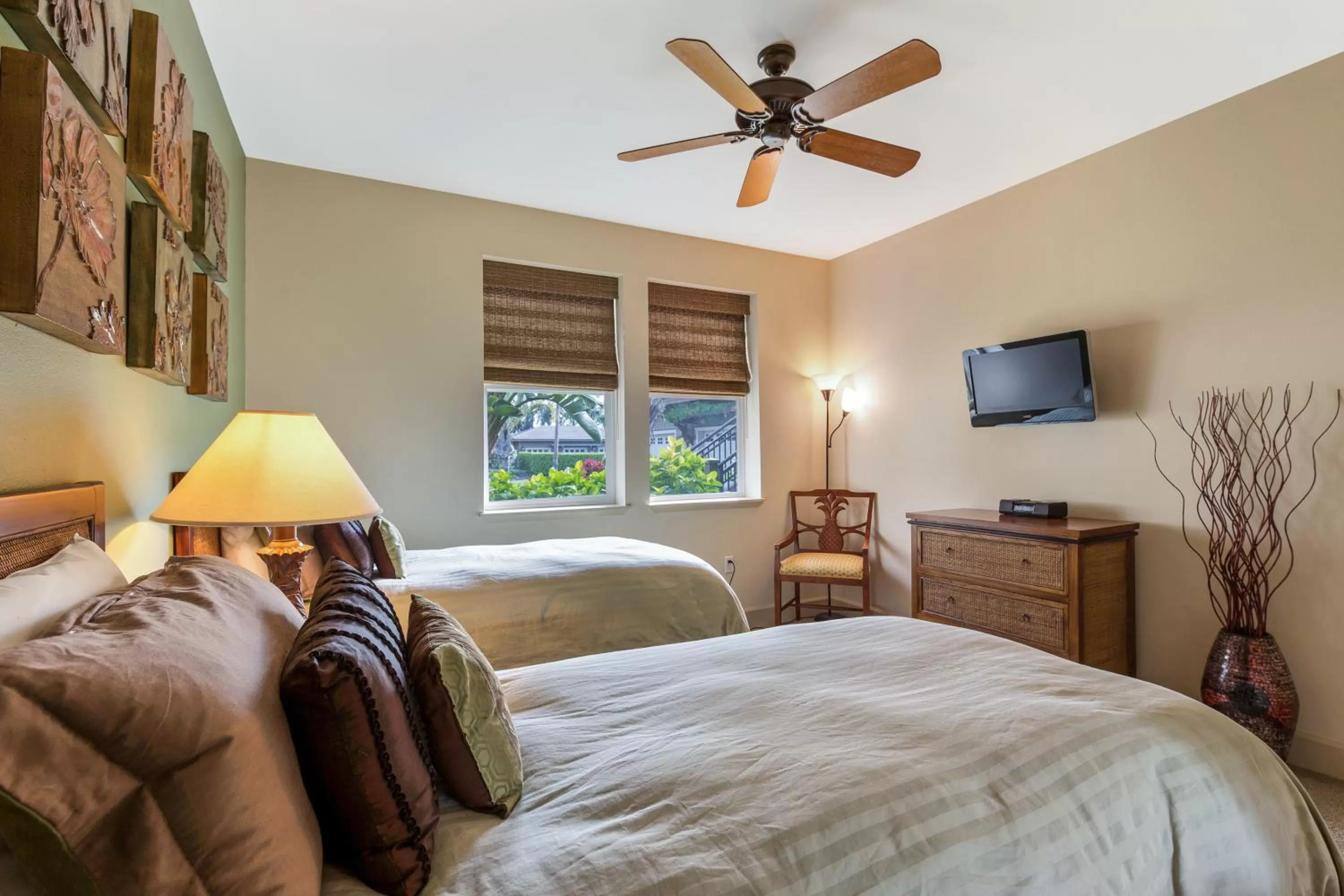 Bedroom, Bed in Castle Hali'i Kai at Waikoloa