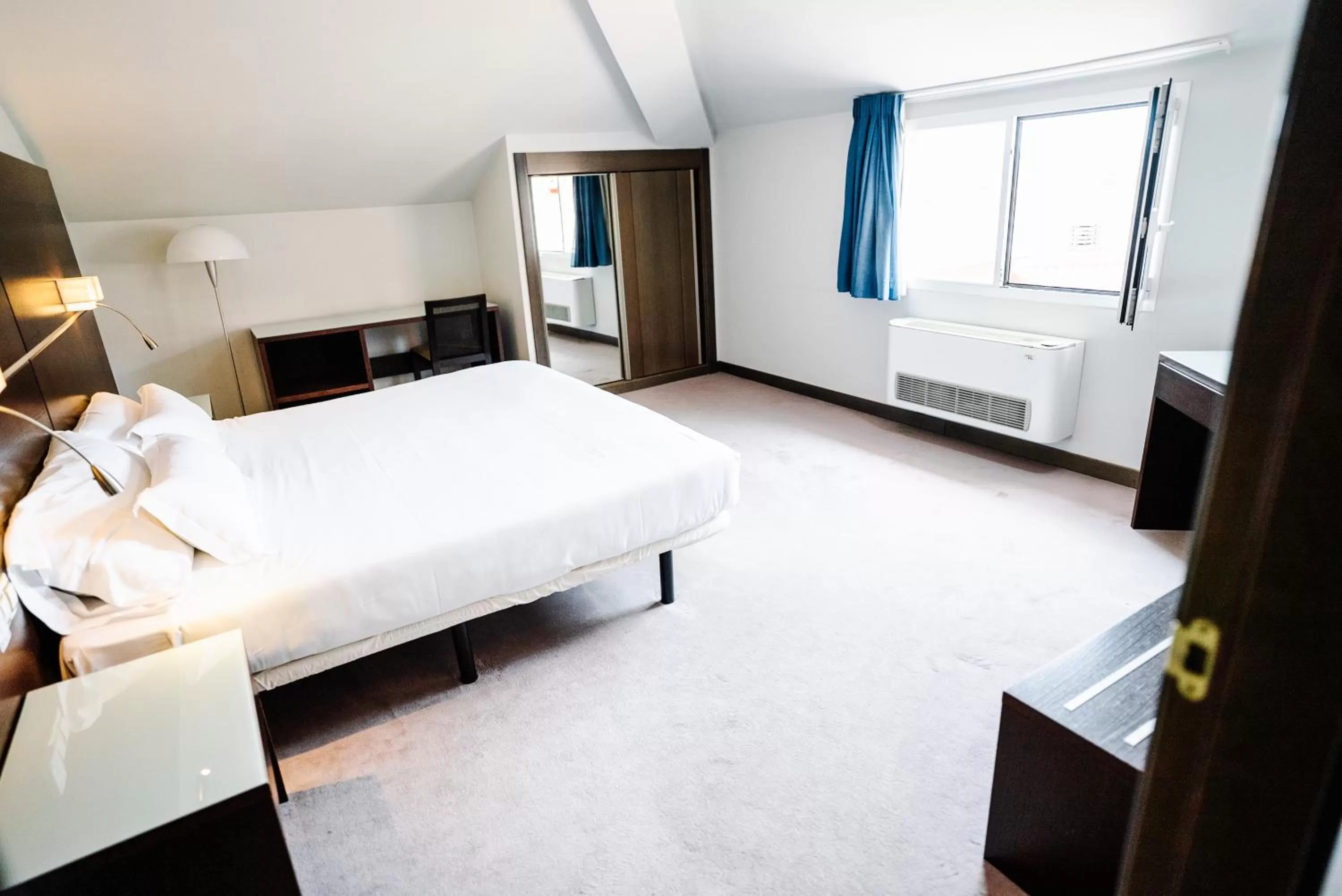 Bed in RICE Palacio de los Blasones