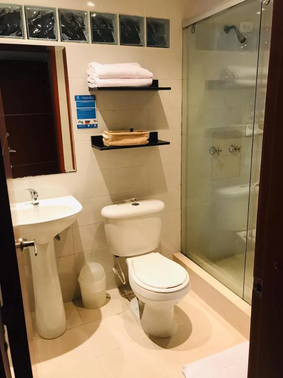 Shower, Bathroom in Casa Prada Bed & Breakfast