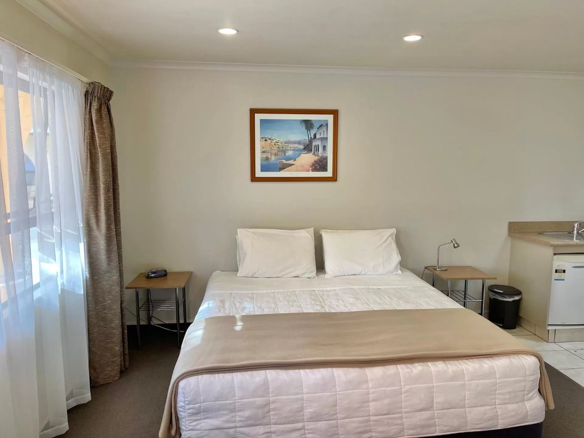 Bed in Hobson's Choice Motel