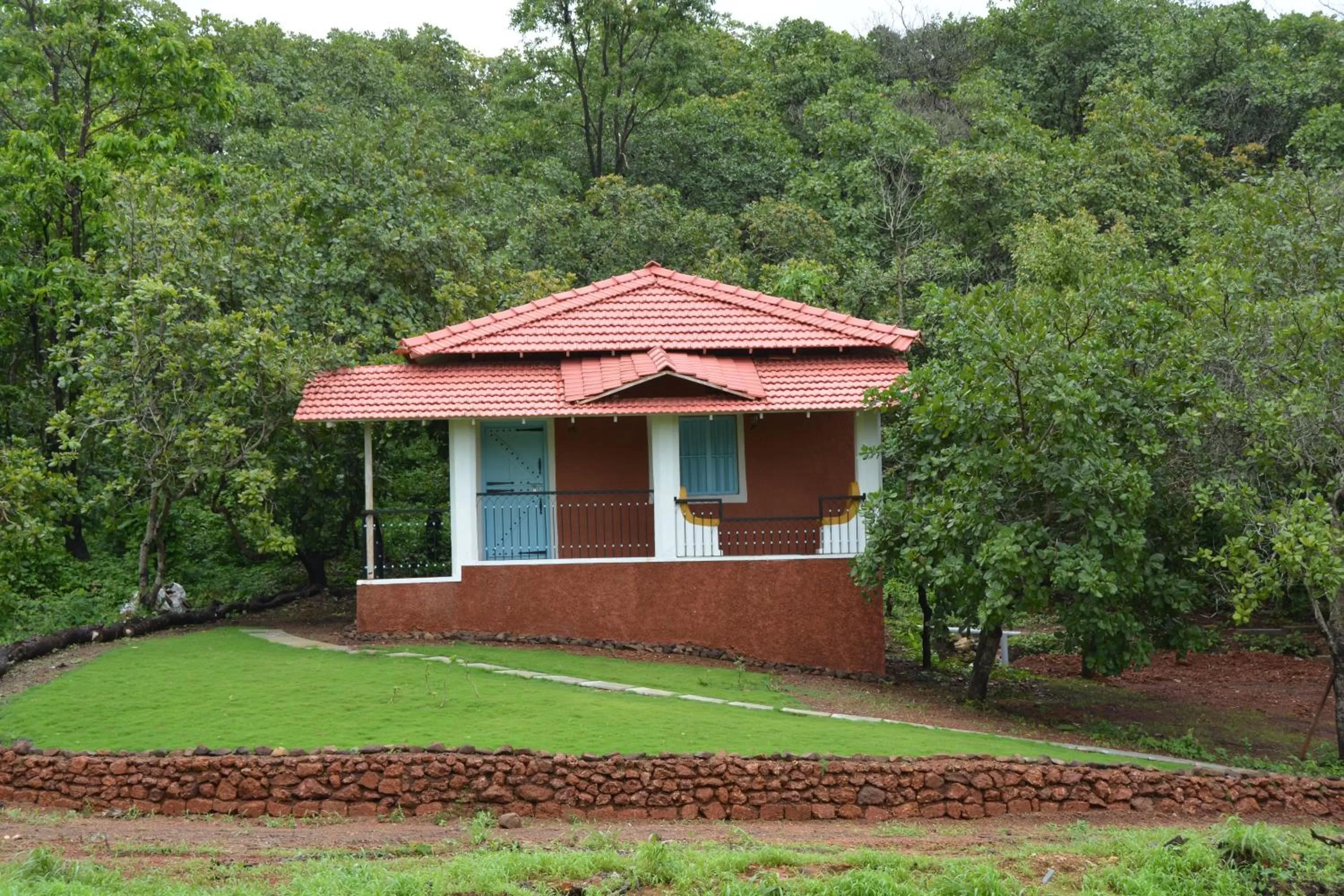 Property building in Porsu