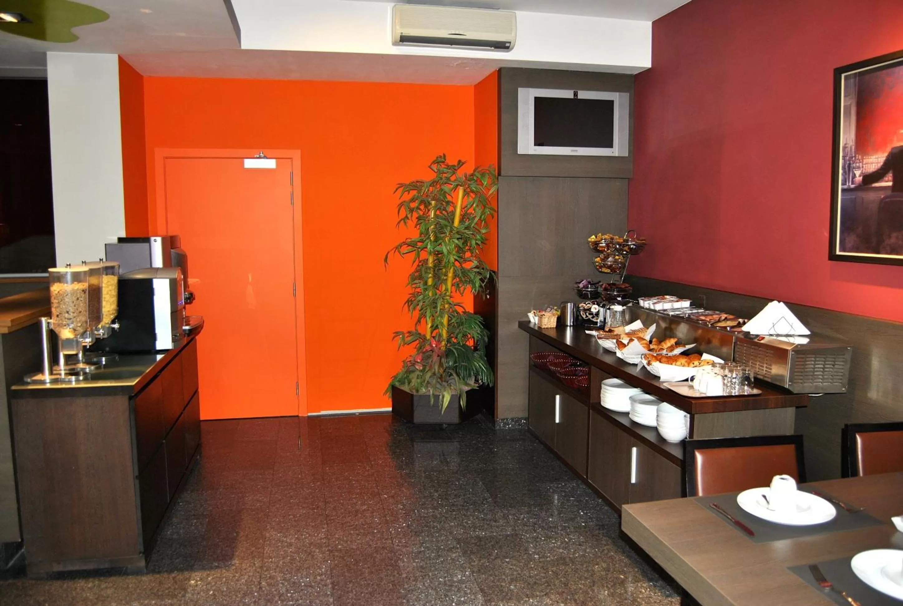 Restaurant/places to eat in Wellness Apart Hotel