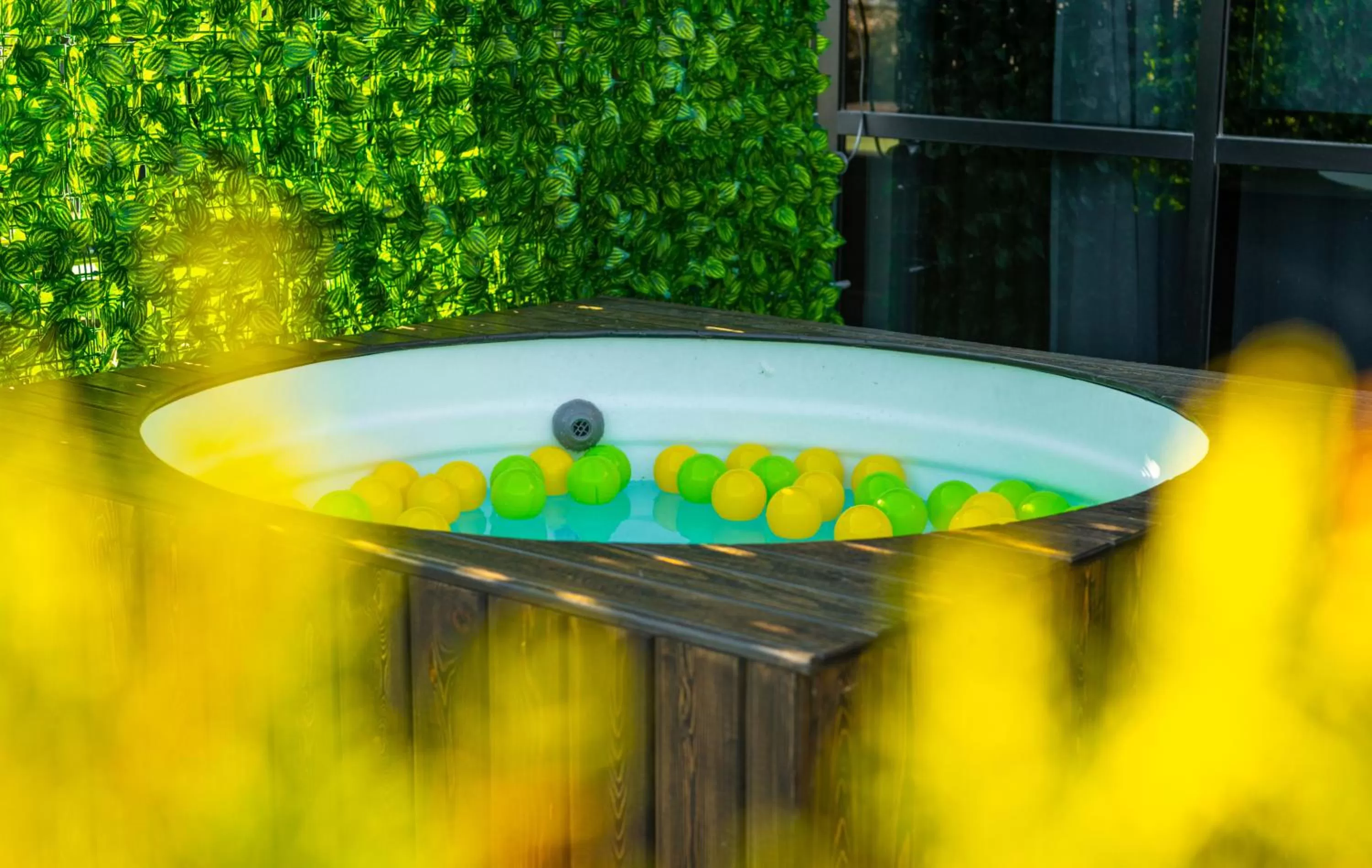 Swimming Pool in BG Palace Hotel