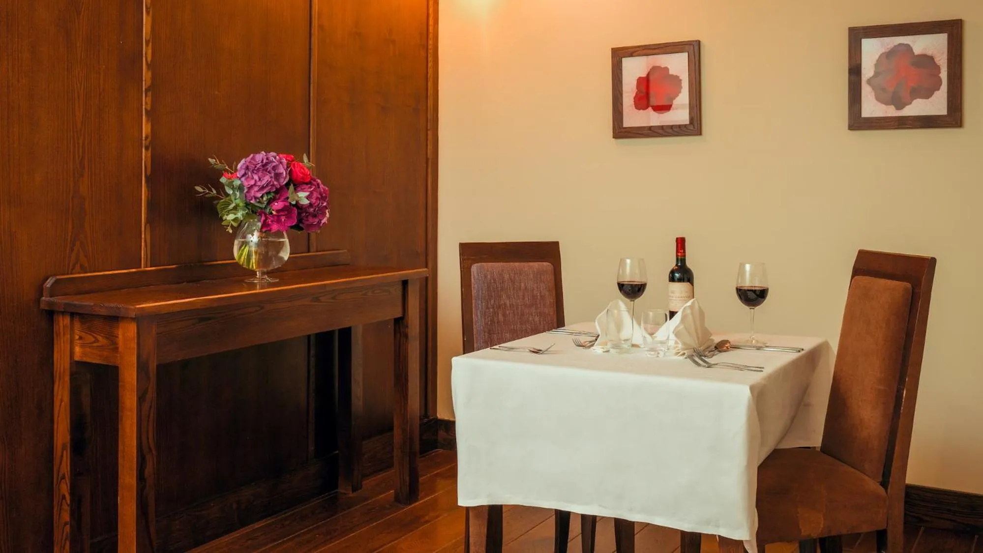 Food and drinks in Cavan Crystal Hotel