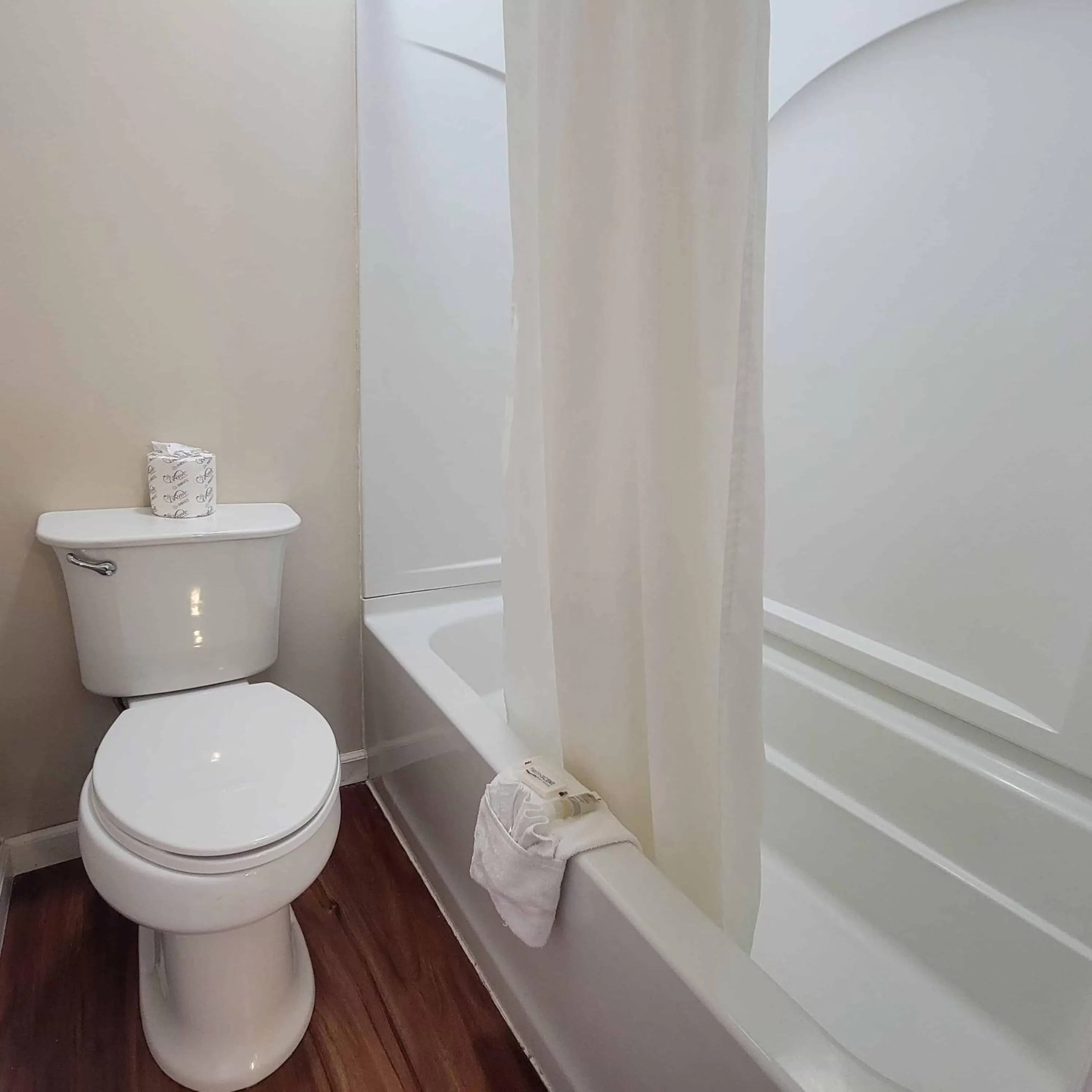 Property building in Early American Motel