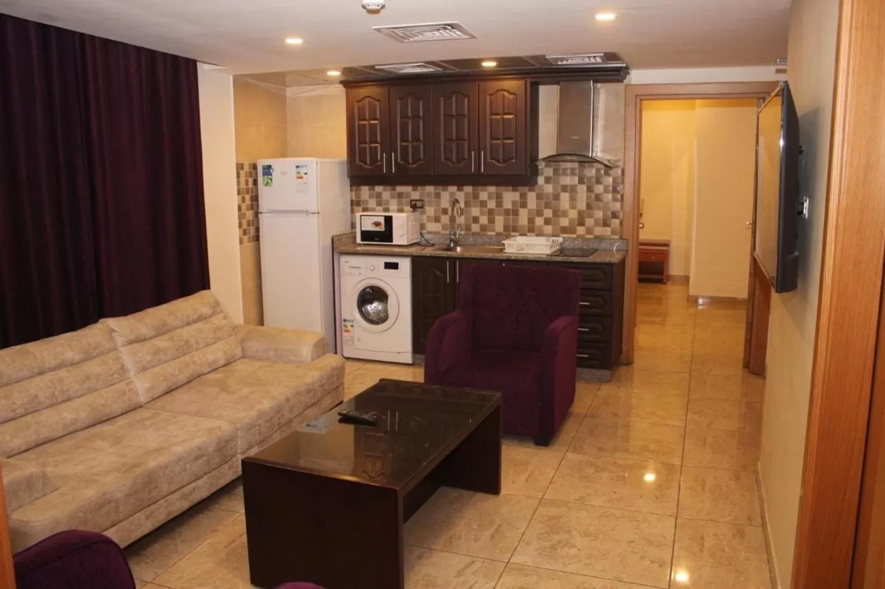 Kitchen or kitchenette, Kitchen/Kitchenette in Jawharet Alswefiah Hotel Suites