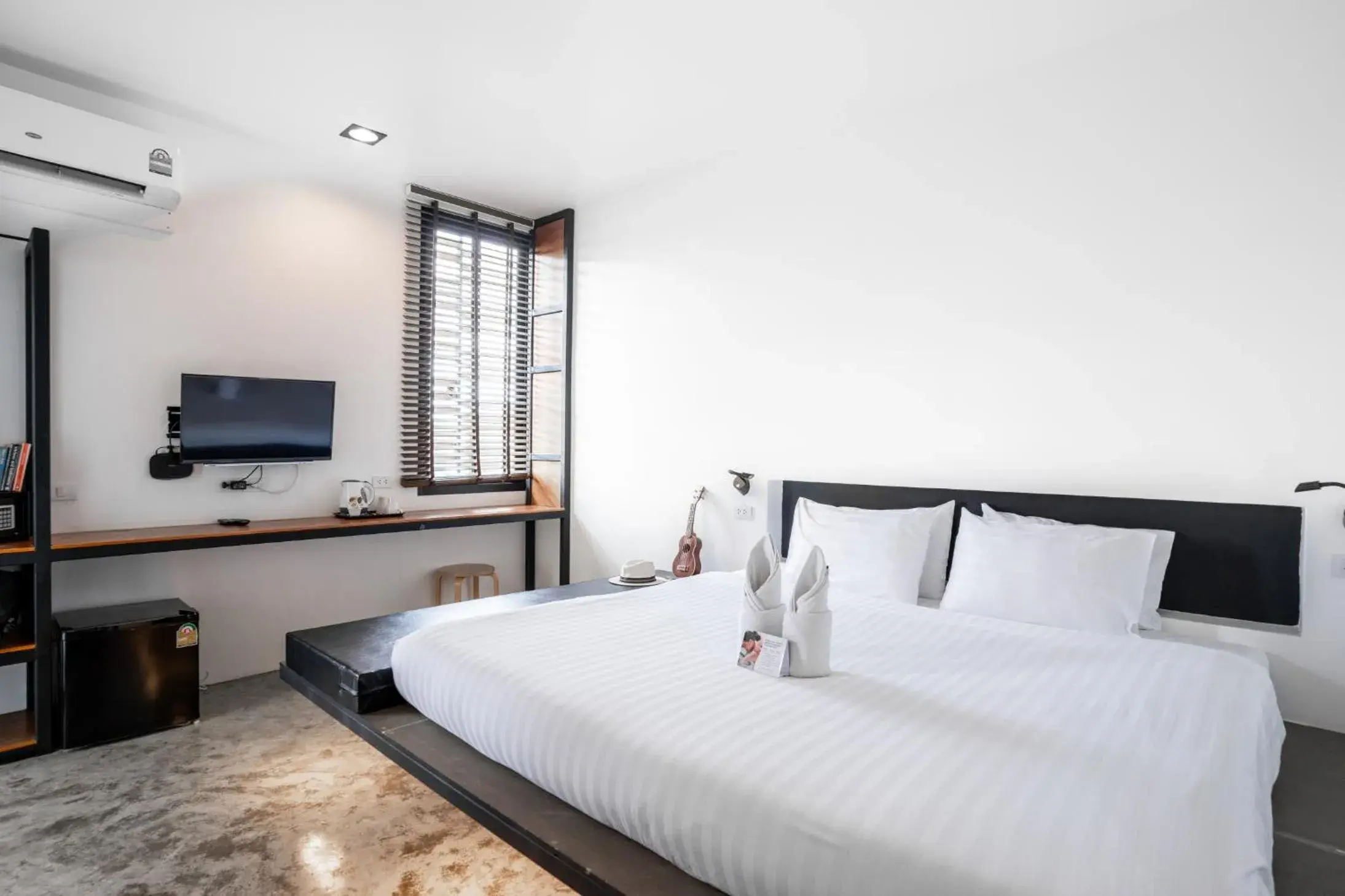 Deluxe King Room in Book a Bed Poshtel - SHA Plus Deluxe King Room in Book a Bed Poshtel - SHA Plus