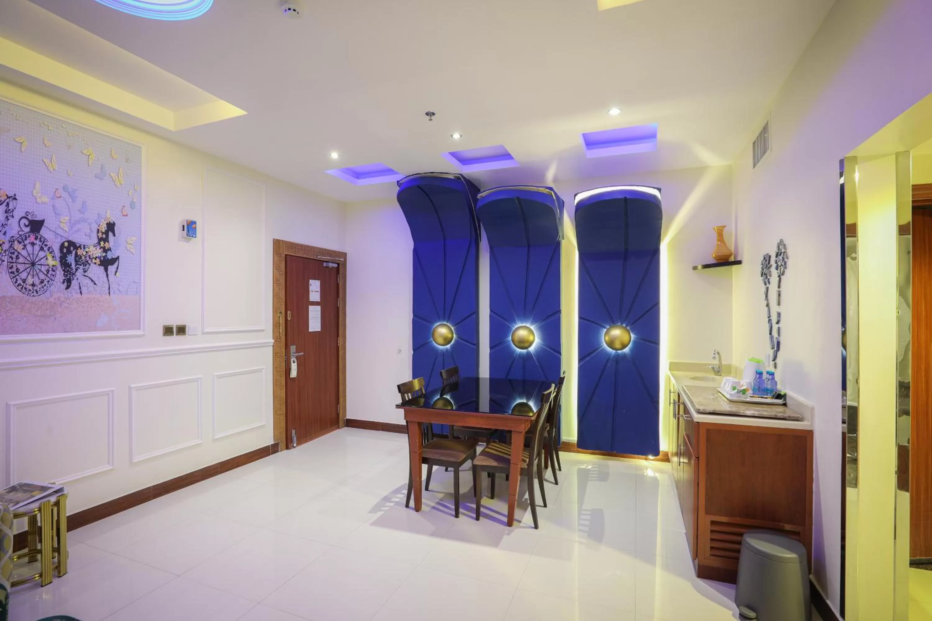 Dining area in Meral Crown Hotel