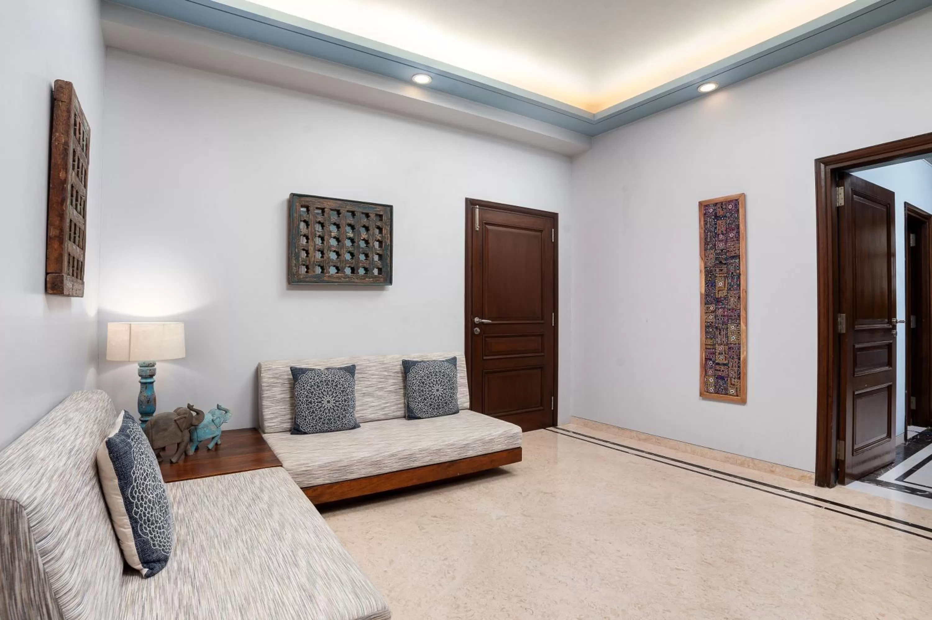 Living room, Bed in The Almond Tree