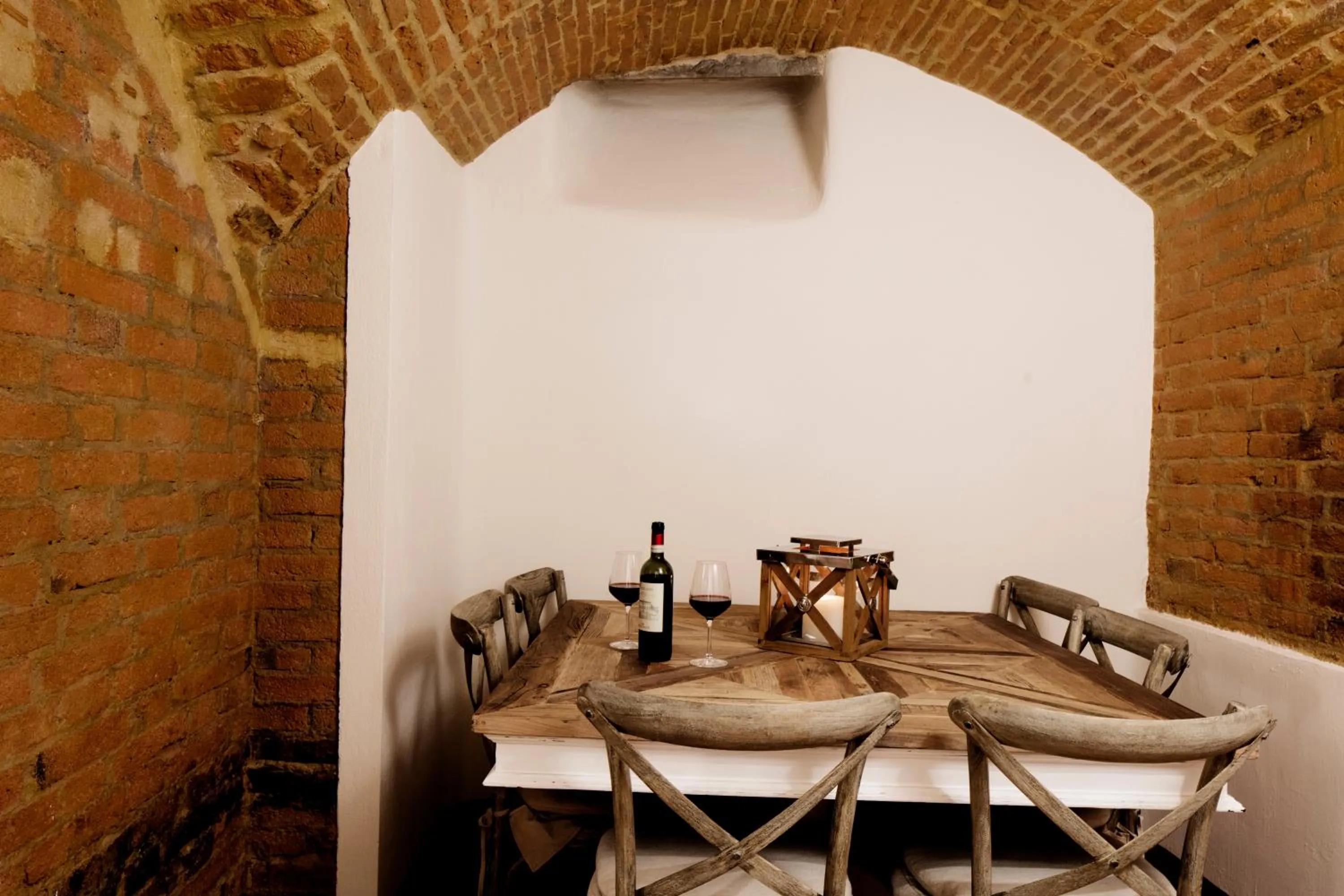 Area and facilities in The Frame Hotel