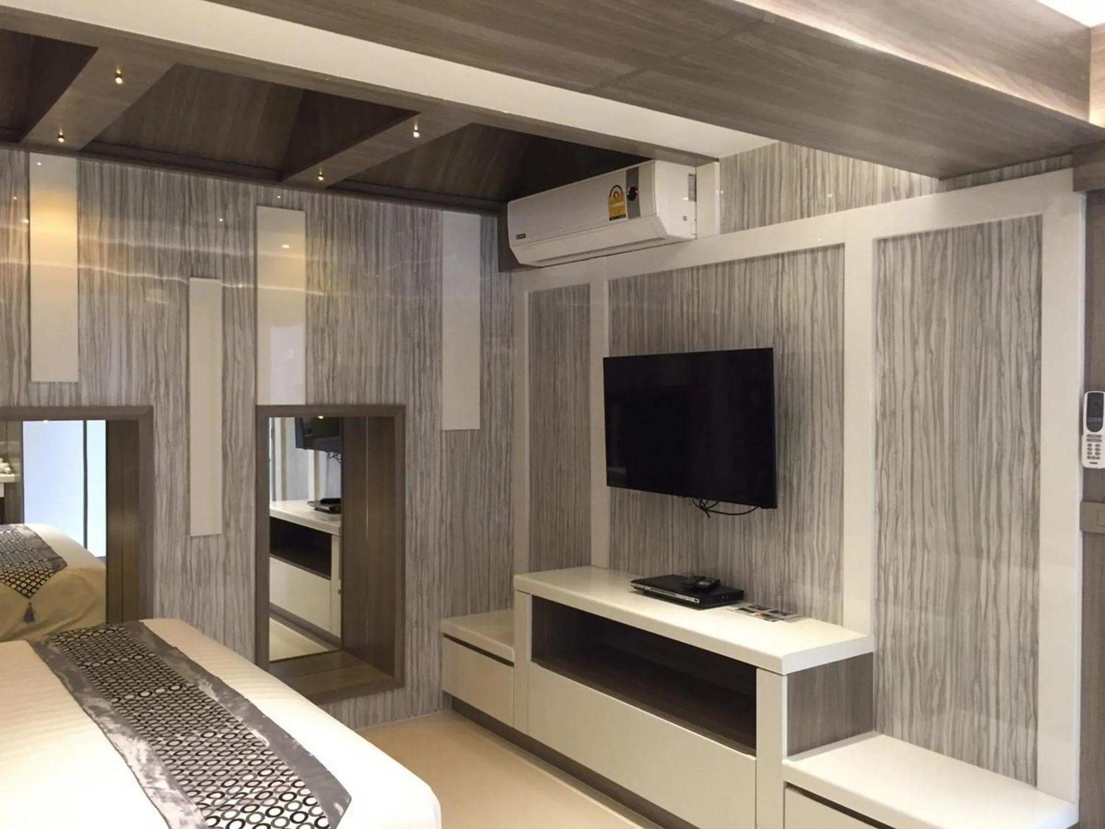 Bedroom, TV/Entertainment Center in Patong Heritage Hotel Phuket - SHA Extra Plus