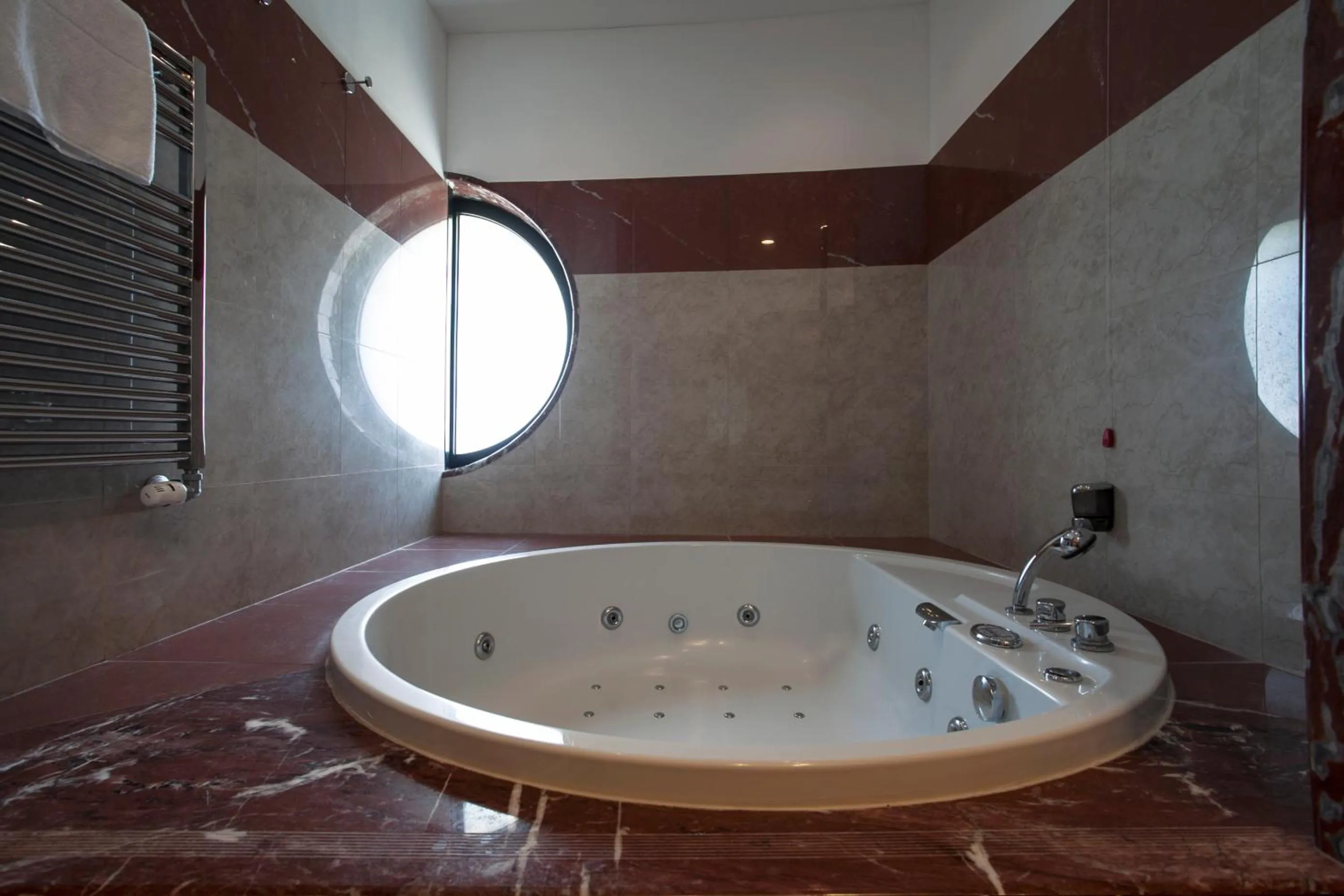 Bathroom in Grand Hotel la Chiusa di Chietri