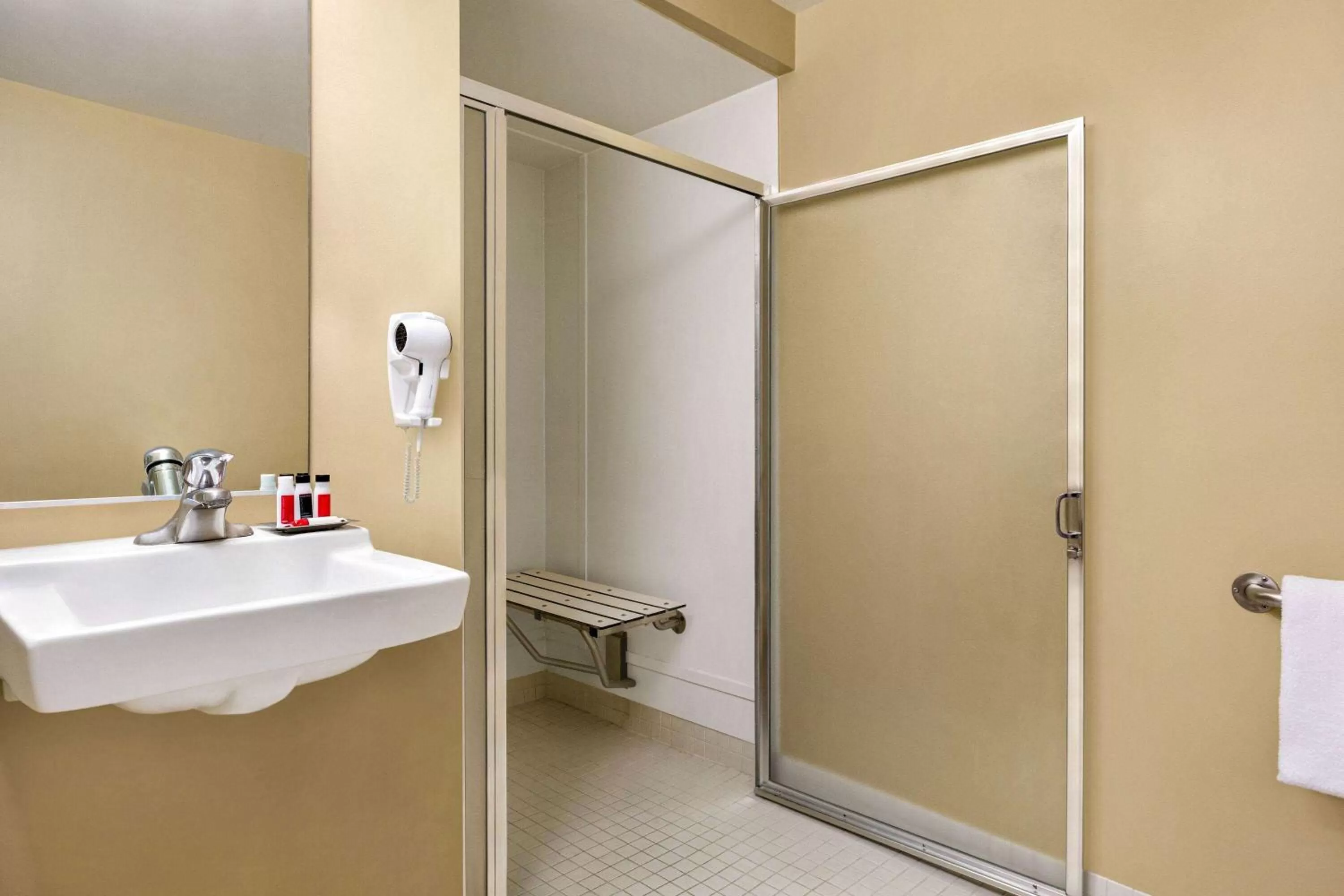 Bathroom in Travelodge by Wyndham Presidio San Francisco