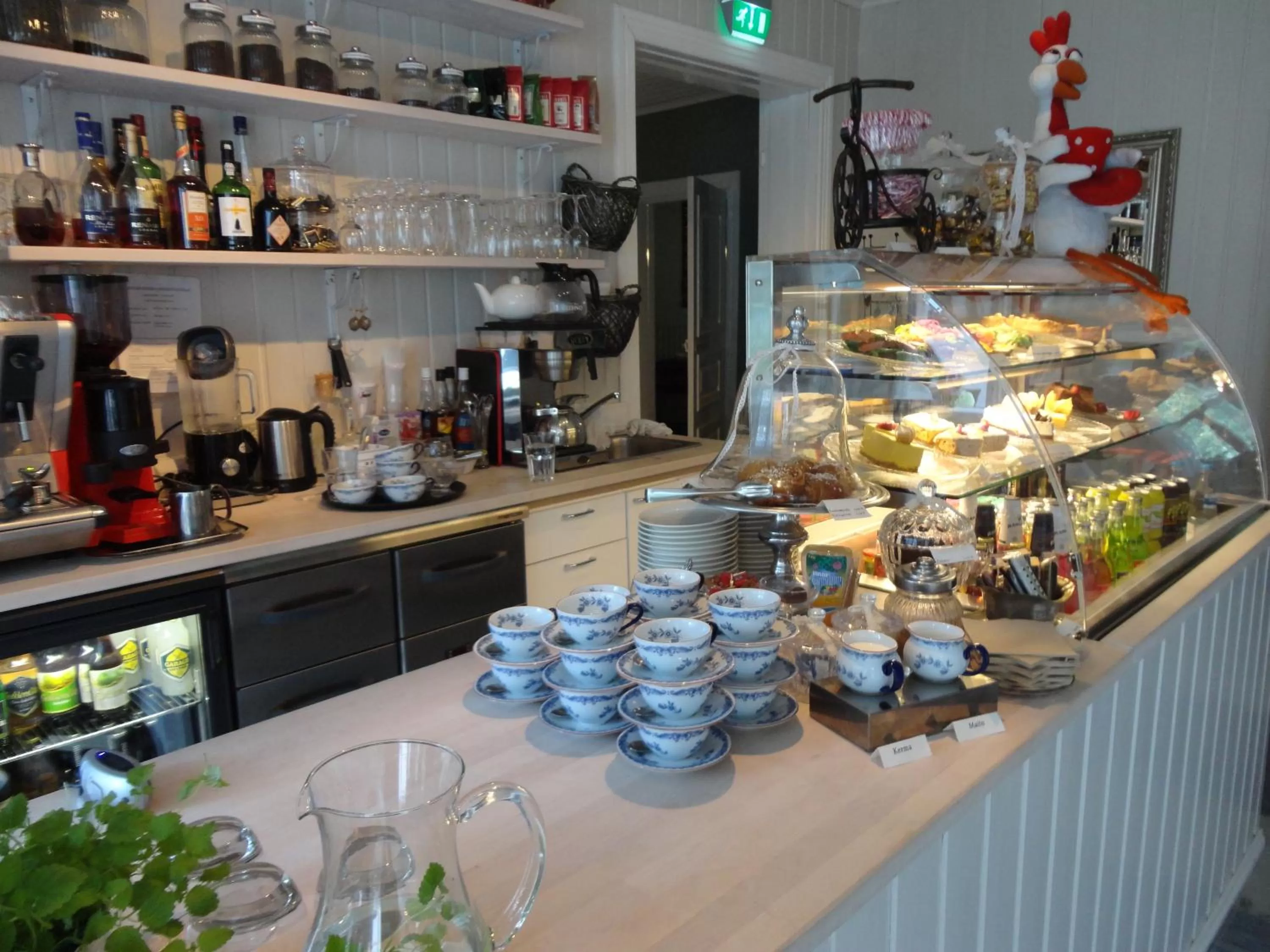 Restaurant/places to eat, Lounge/Bar in Varjola Holiday Center