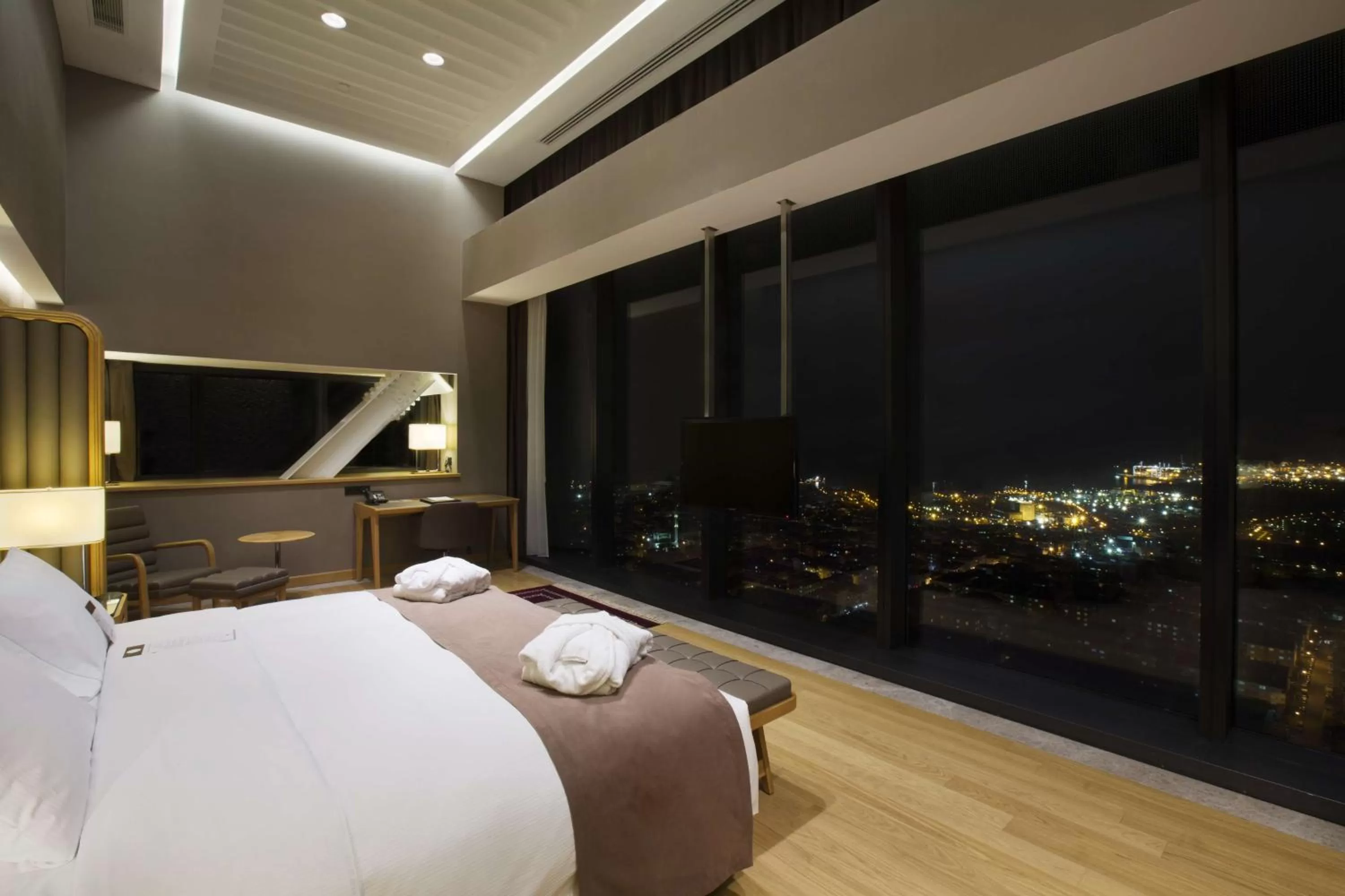 Bed in DoubleTree by Hilton Istanbul-Avcilar