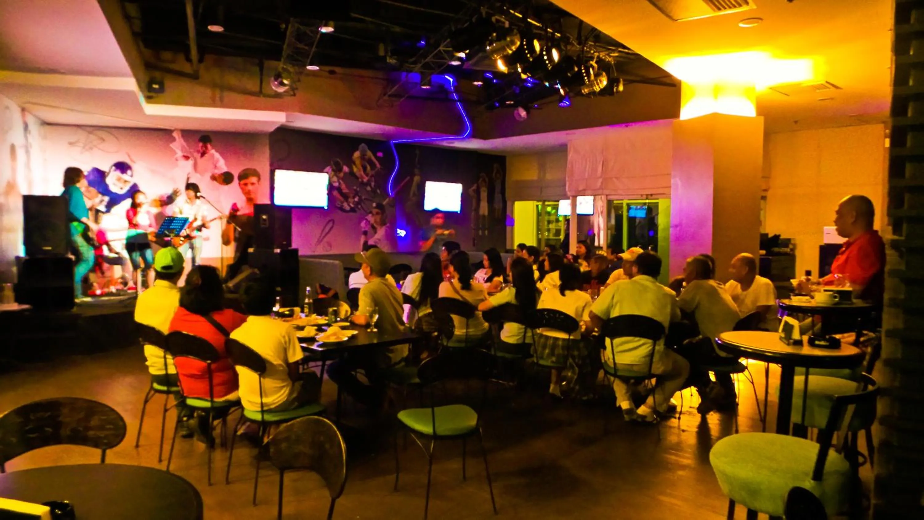 Lounge or bar in El Cielito Inn - Sta. Rosa