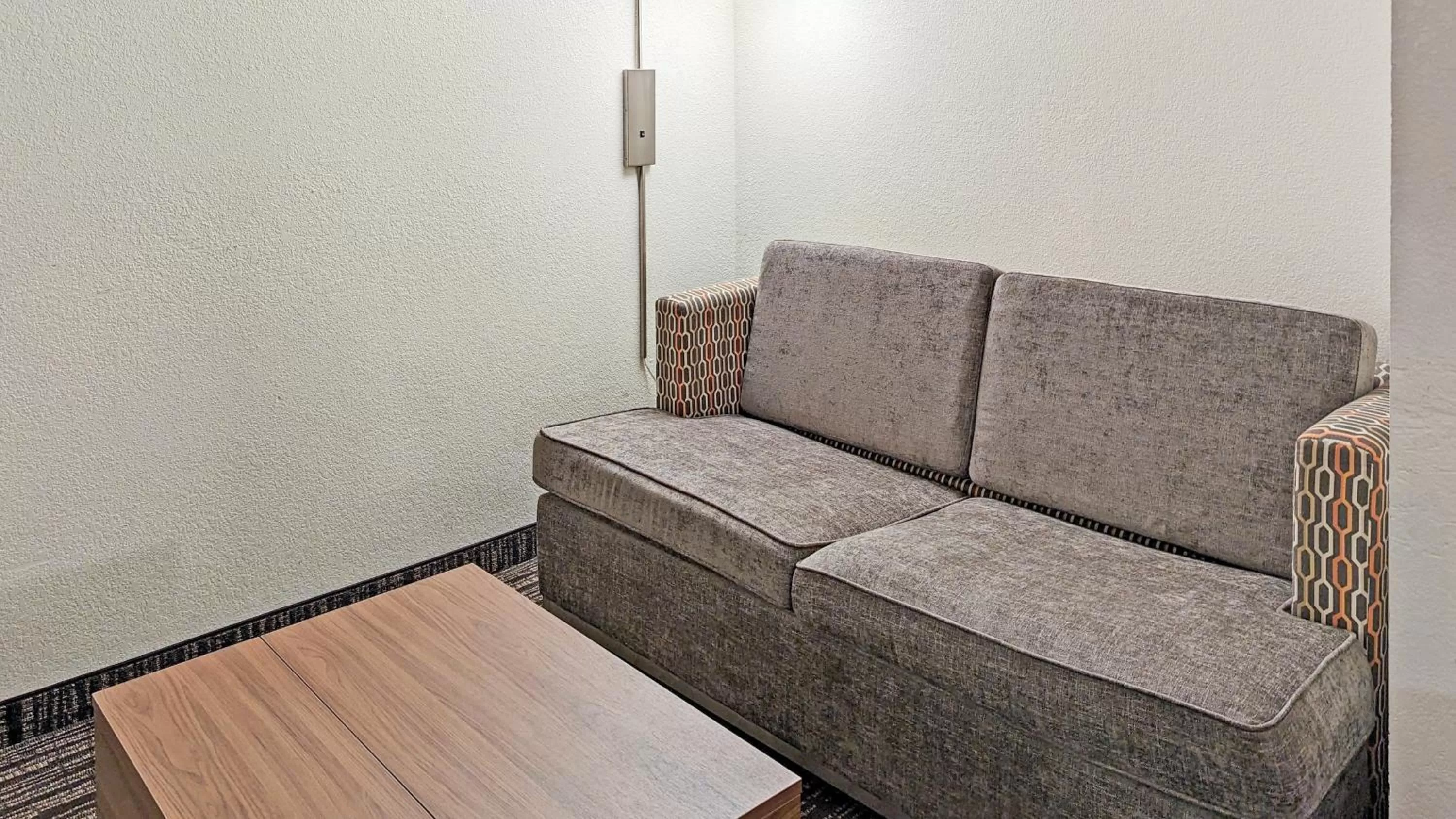 Estherville Hotel & Suites