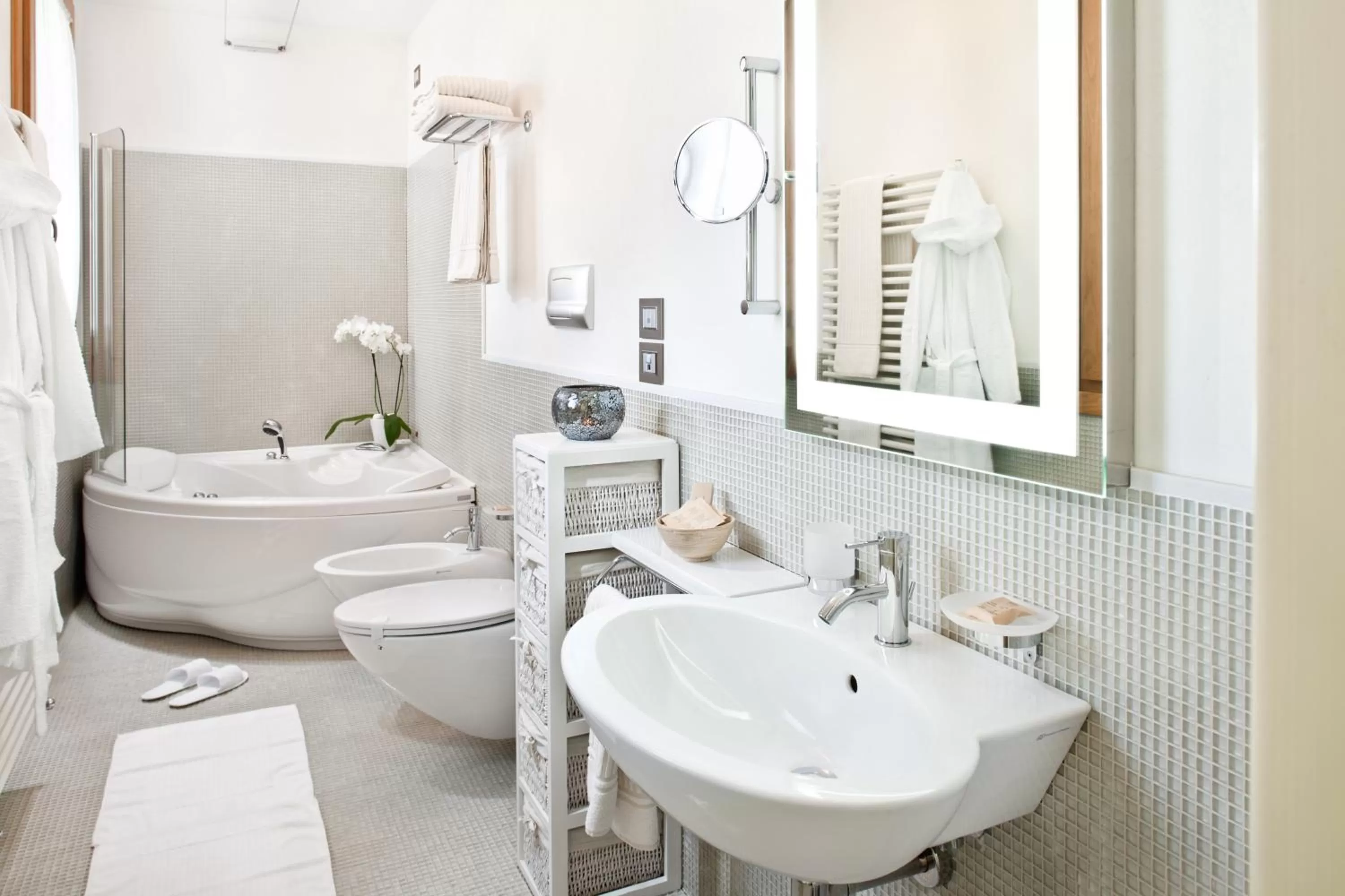 Hot Tub in Al Tezzon Hotel