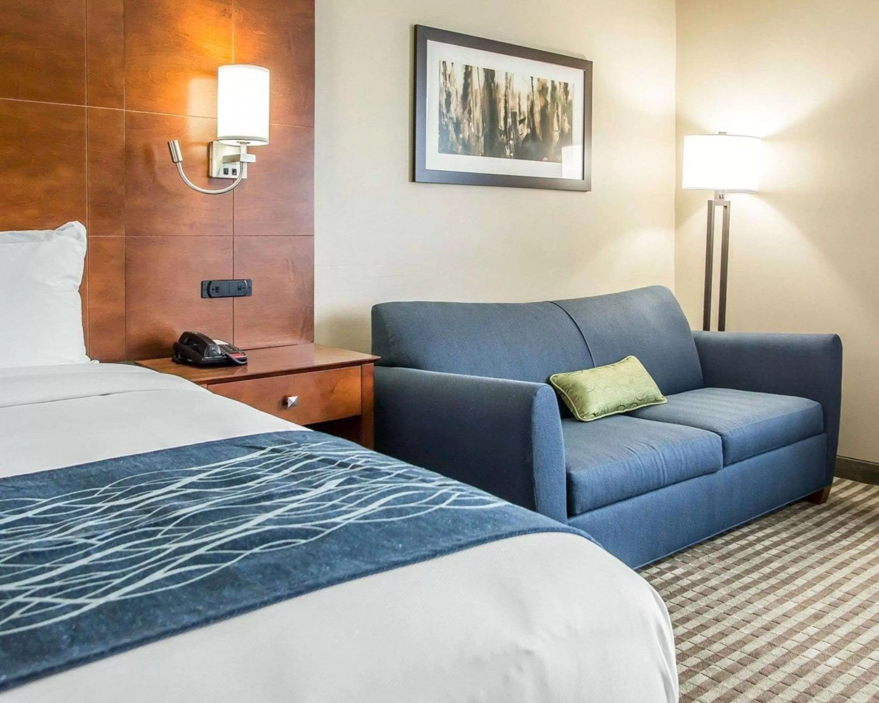 Photo of the whole room, Bed in Comfort Inn Hammond I-94