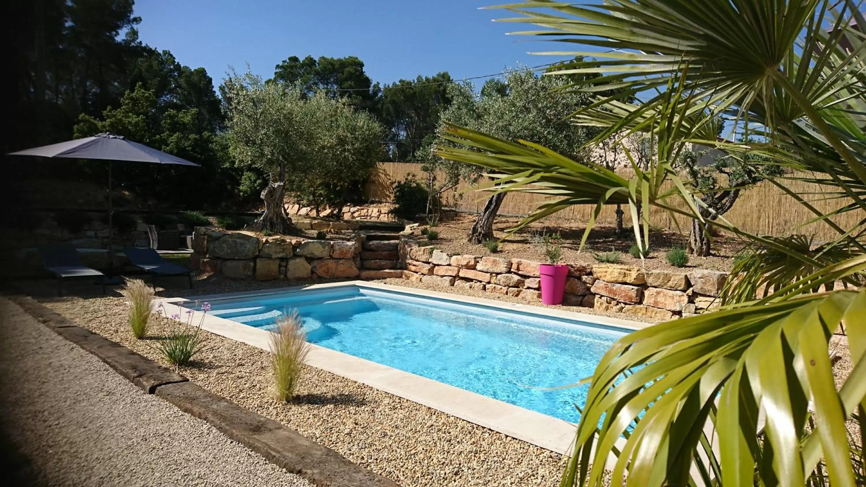 Swimming pool in La Villa Aux Oliviers