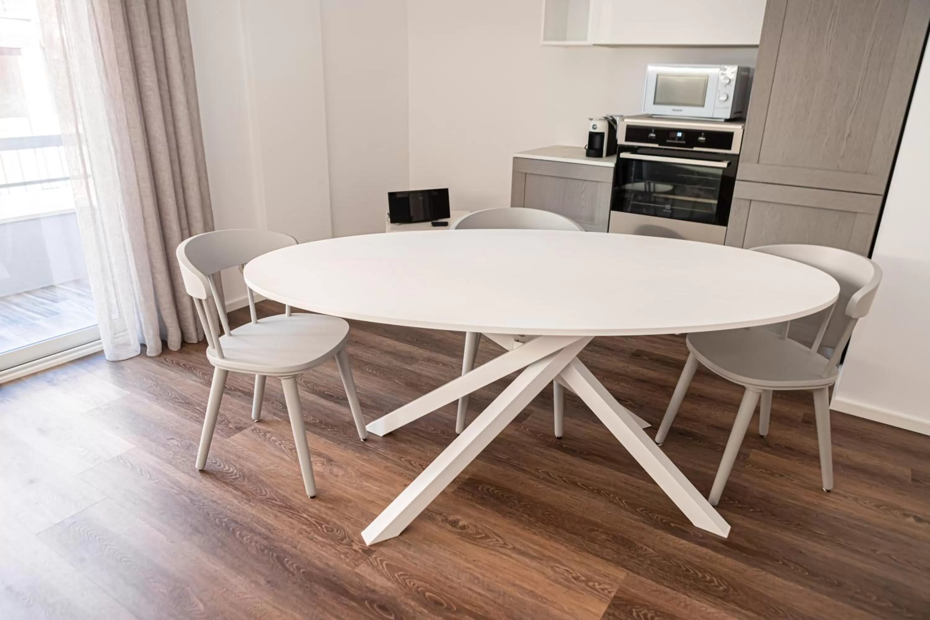 Dining area in MELO 48