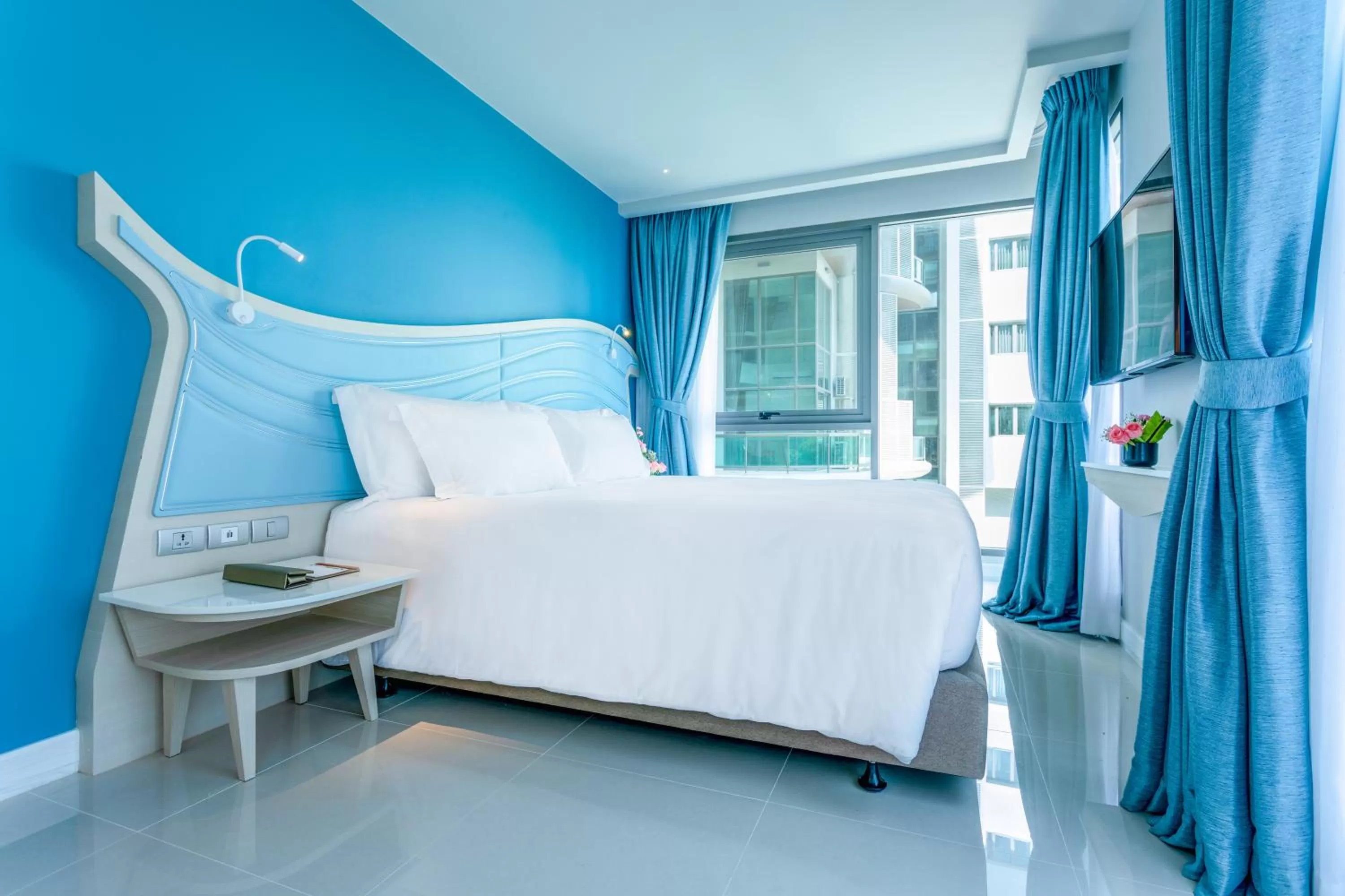 Bedroom, Bed in Centara Sonrisa Residences & Suites Sriracha